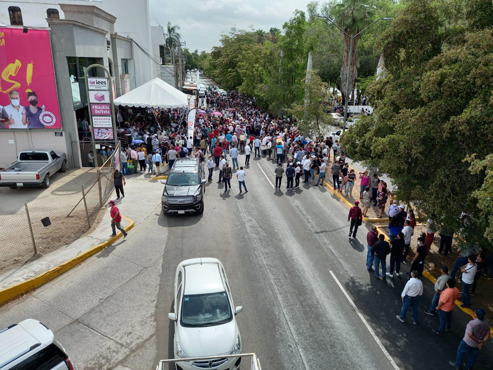 $!Ni el calor impidió a la ciudadanía celebrar al Gobernador electo de Sinaloa