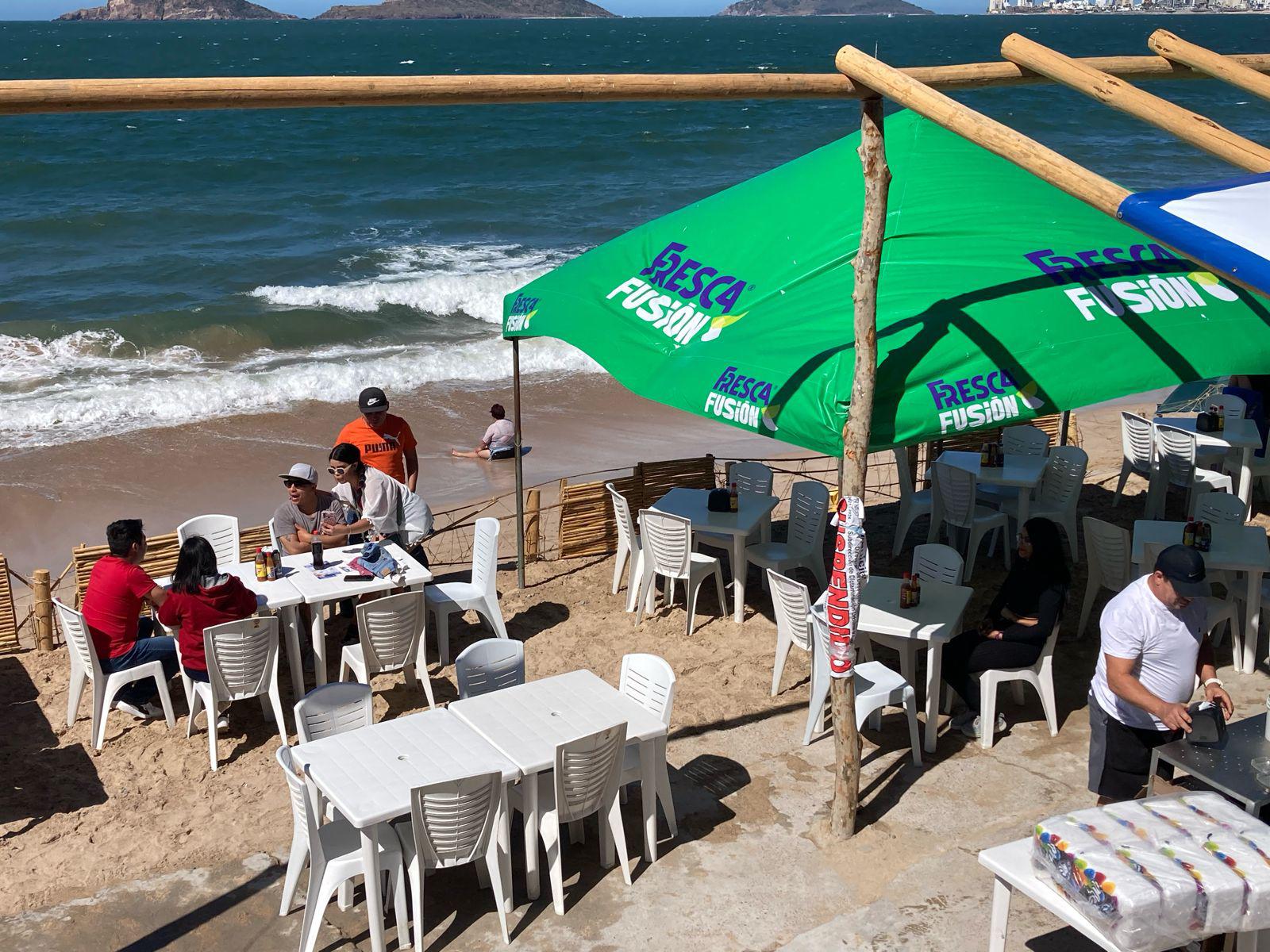 $!Palapa de la Avenida del Mar que fue suspendida ofrece ya sus servicios durante Carnaval