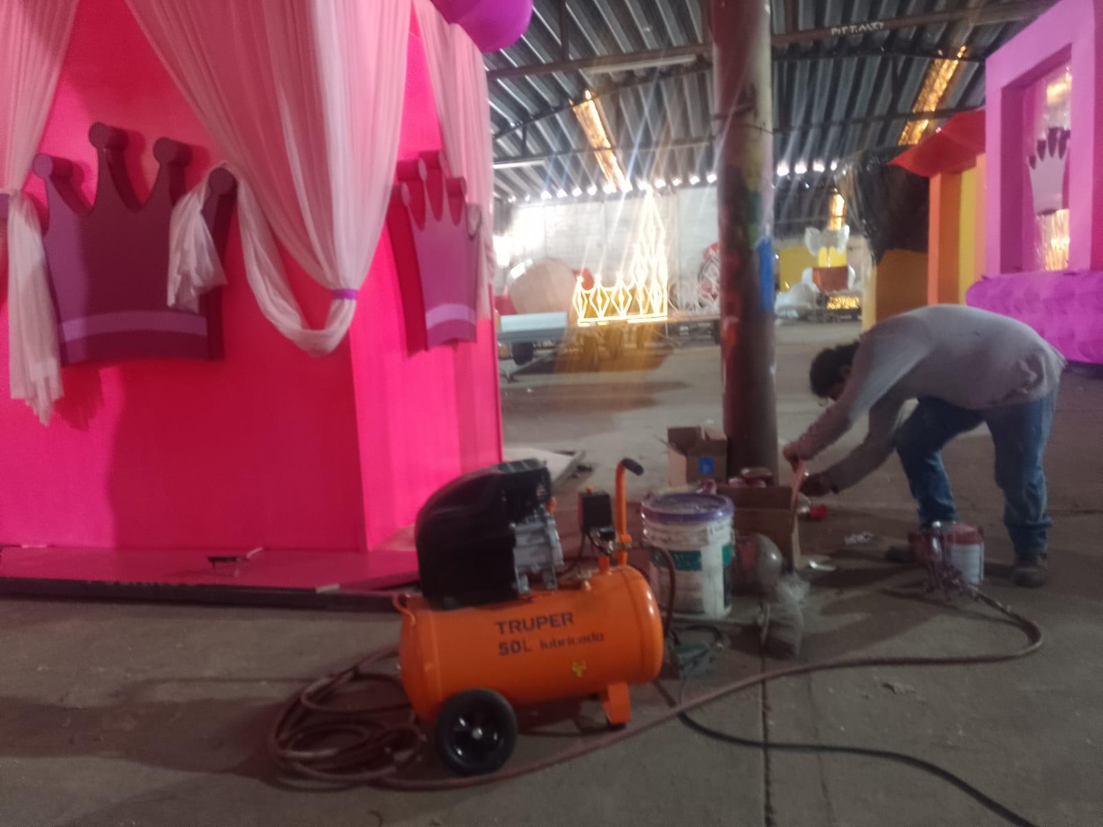 $!Carros luminosos están listos para brillar durante el desfile del Carnaval de Mazatlán