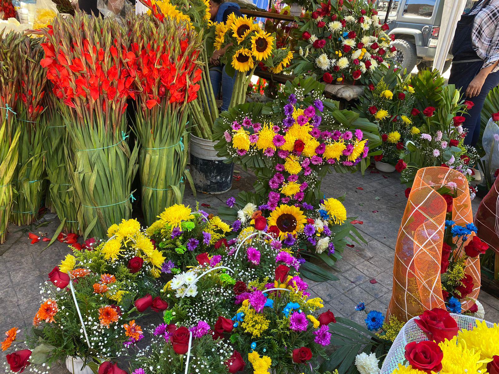 $!Este Día de Muertos, el Centro de Culiacán luce solo; comerciantes reportan ventas bajas
