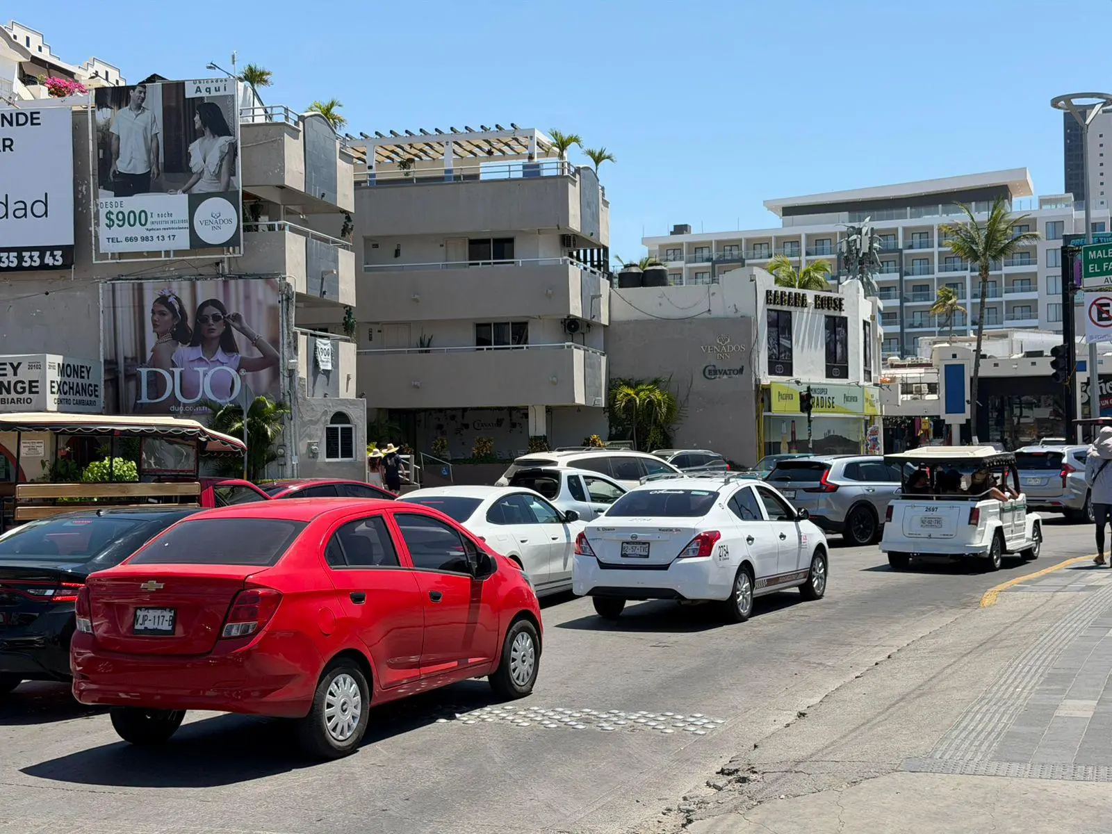 $!Con algunos puntos de conflicto en fluidez vehicular inicia el Par Vial en Mazatlán