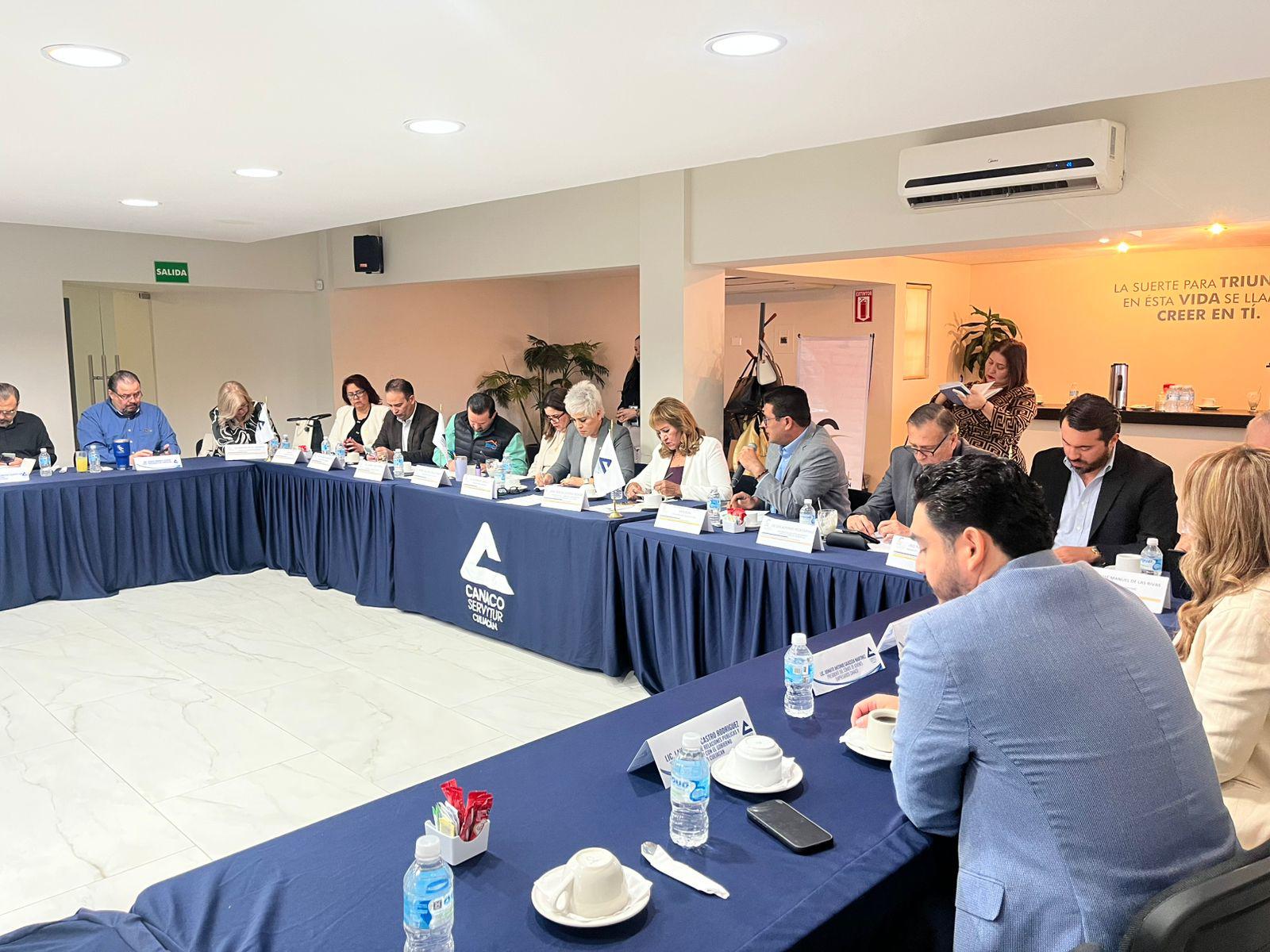 $!Sector empresarial de Culiacán se reúne con Tere Guerra para tratar desarrollo económico y social