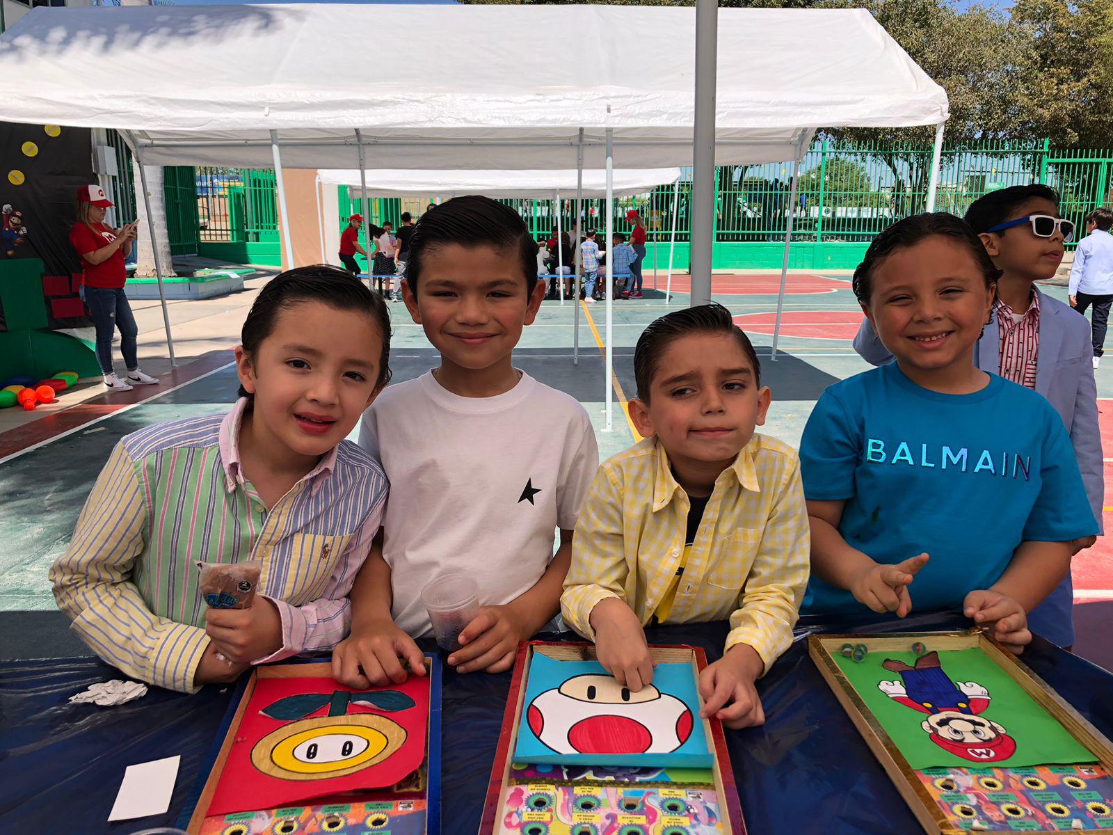 $!Gabriel Morales, Saul Angulo, Arturo Padilla y Óscar Lizárraga se divierten con juegos de retos.