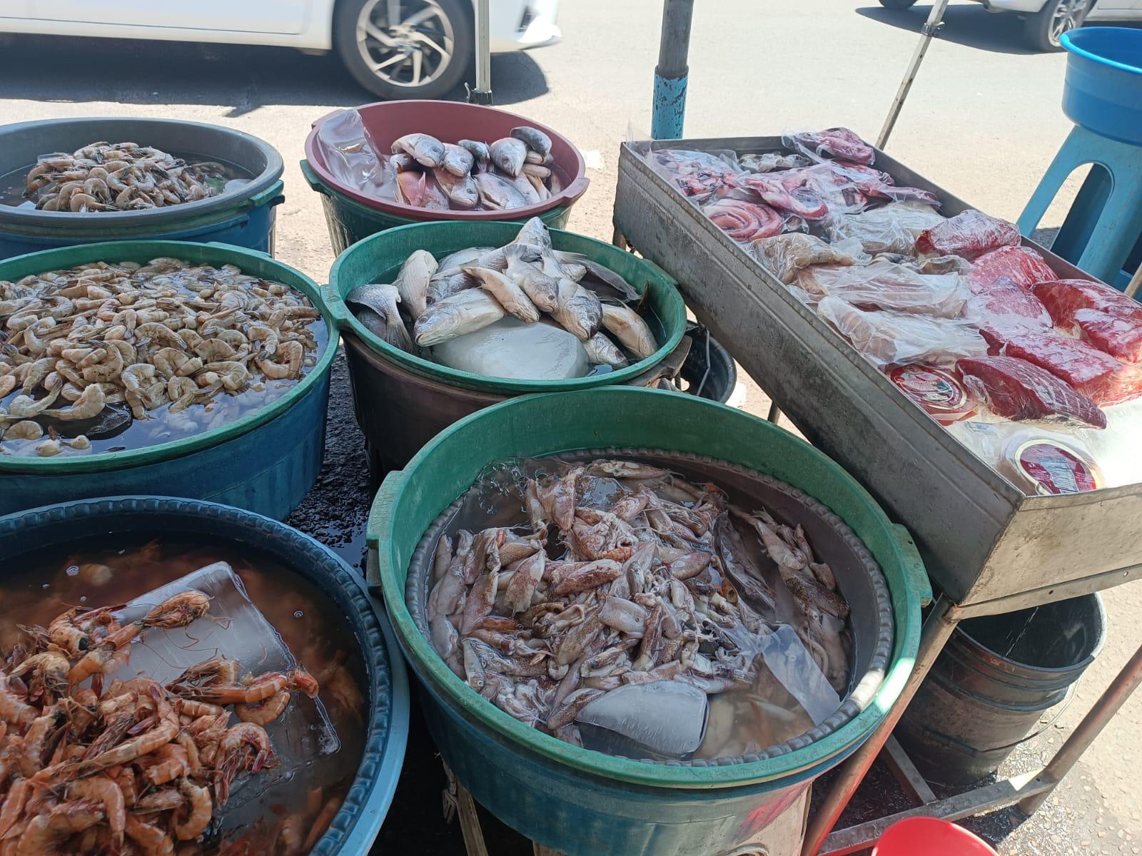 $!Mejora la venta de camarón con las ‘changueras’, pero sin compararse al año pasado, señalan comerciantes