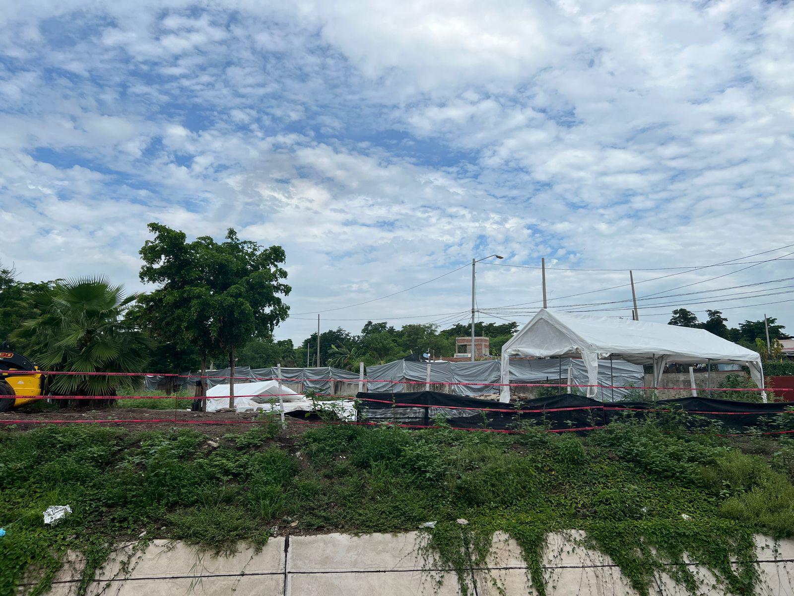 $!Familias de desaparecidos desconfían de resultados de exhumación en fosa común en Culiacán