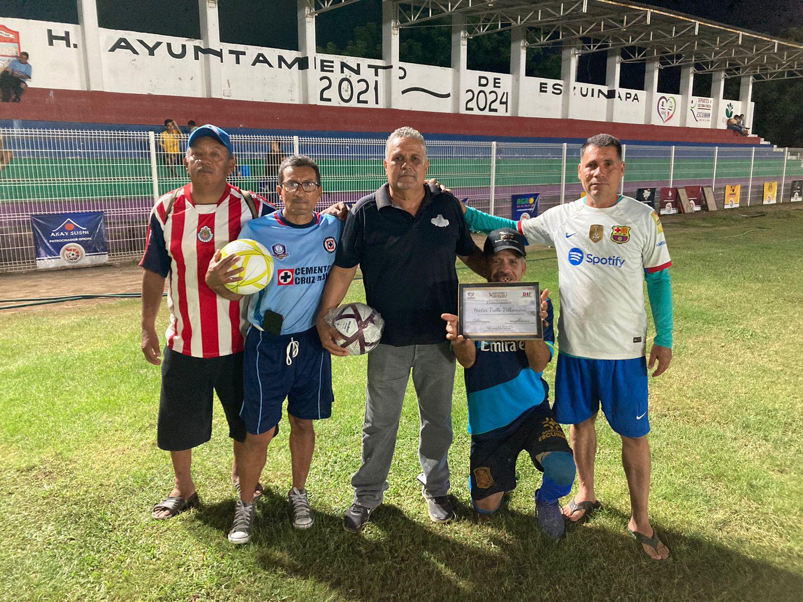 $!Inauguran Segunda Liga de Futbol Veteranos 50 y Más, en Escuinapa