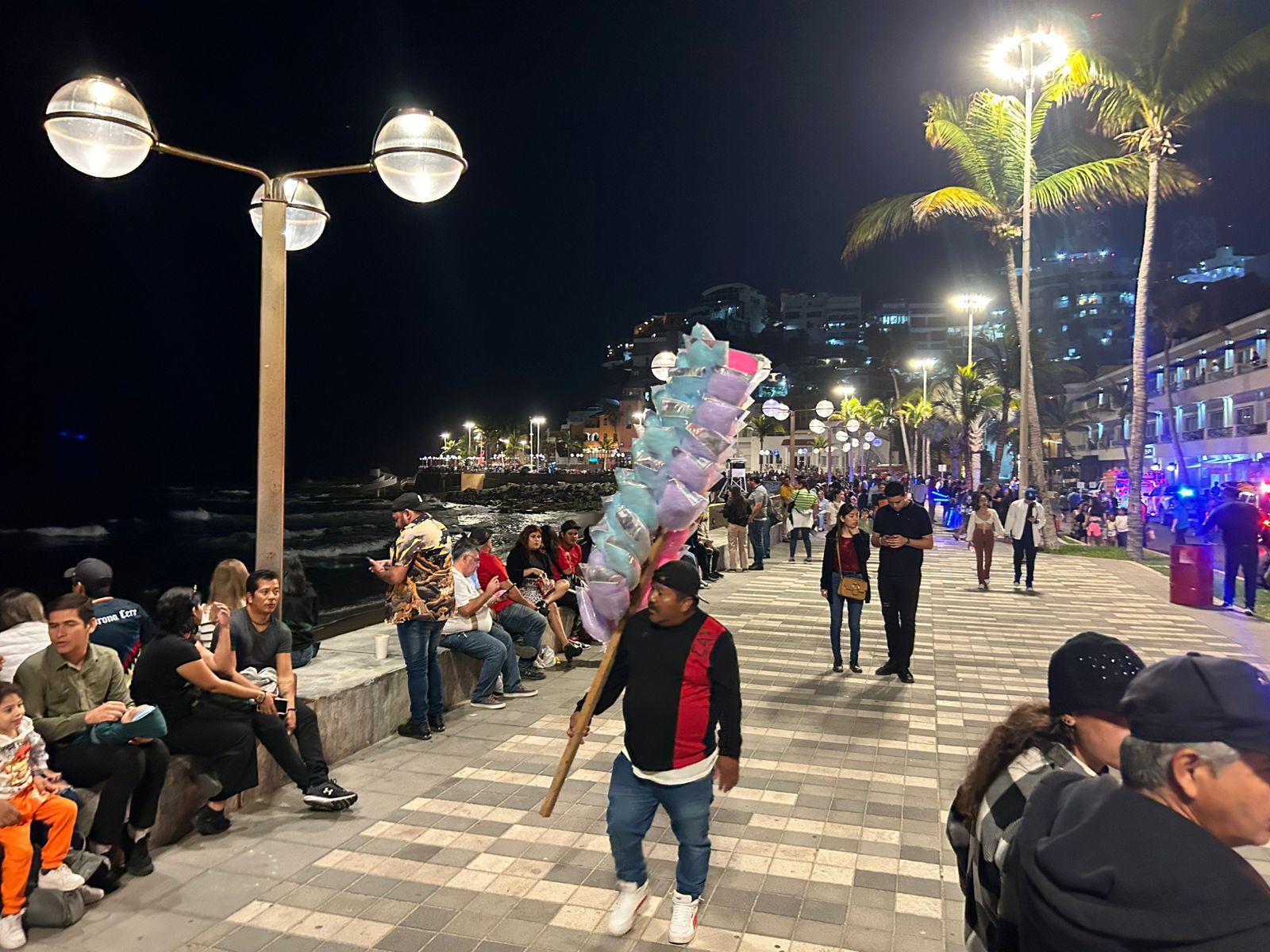 $!Brilla Olas Altas con Festival de la Luz