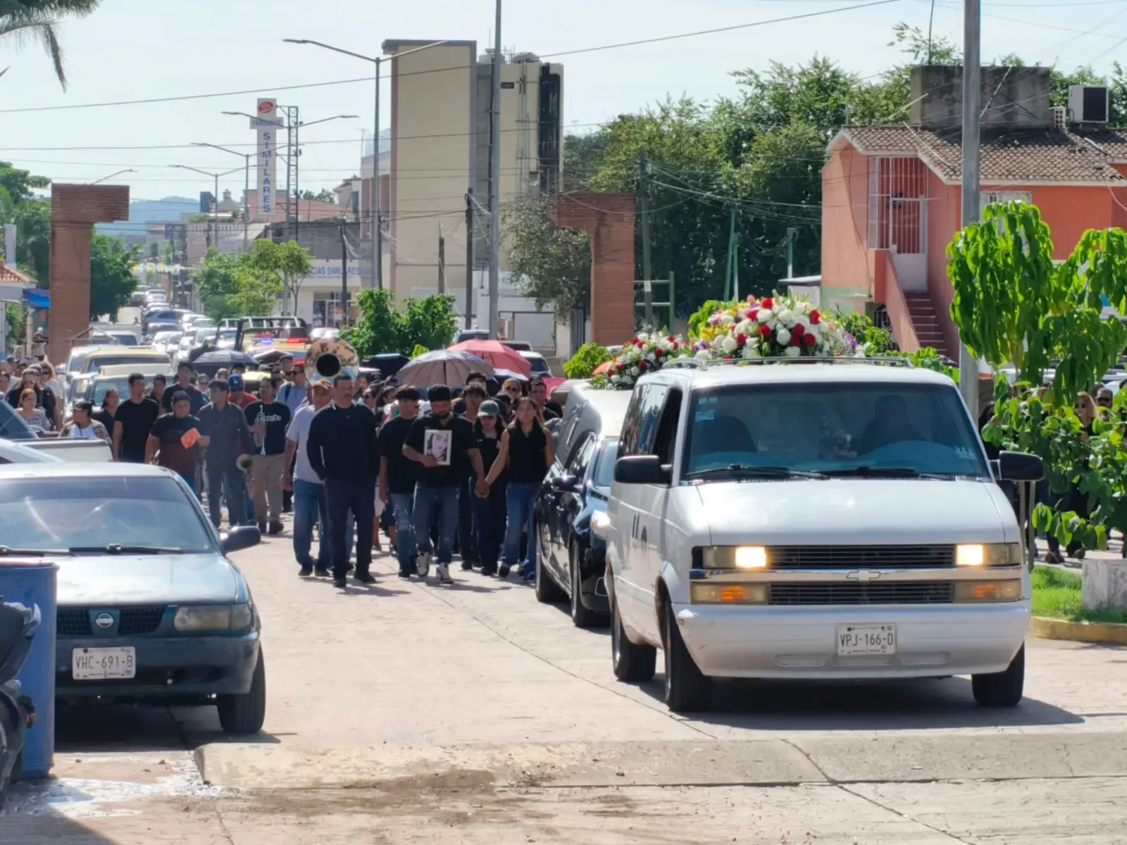 $!‘¡Presente!’, el grito de compañeros del Ayuntamiento de Rosario en homenaje de cuerpo presente a Fabiola y Julissa