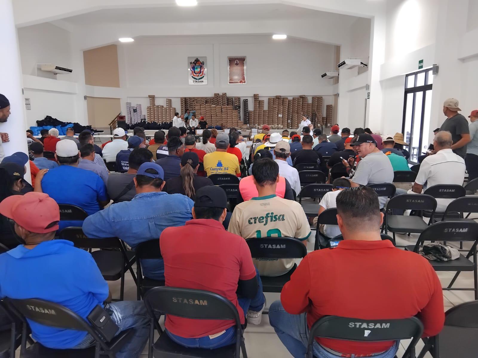 $!Entregan uniformes a mil 307 trabajadores del Ayuntamiento de Mazatlán
