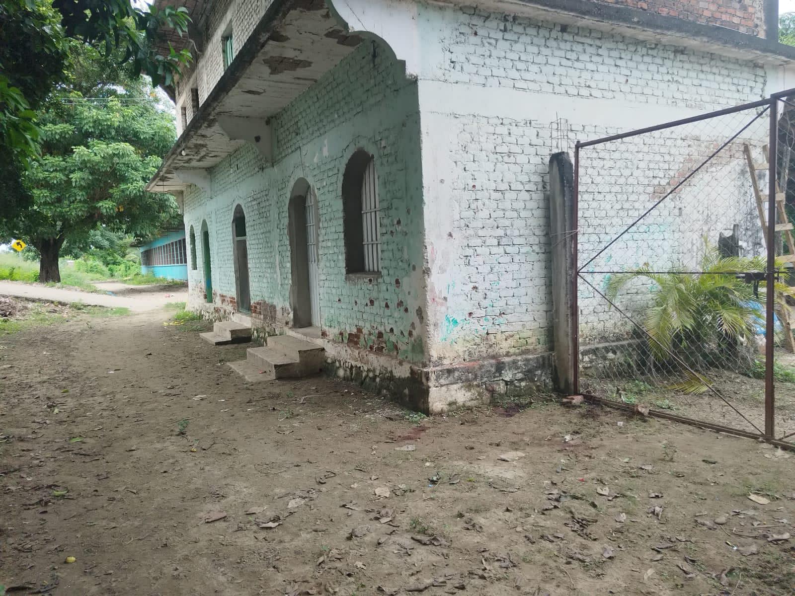 $!Una de las esquinas de la calle en El Papayo donde quedaron los cadáveres de la mayoría de los policías asesinados.