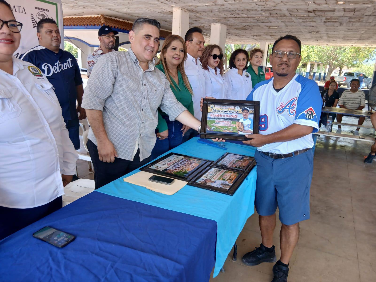 $!Premian a lo mejor de Liga de Beisbol Burócrata Federal