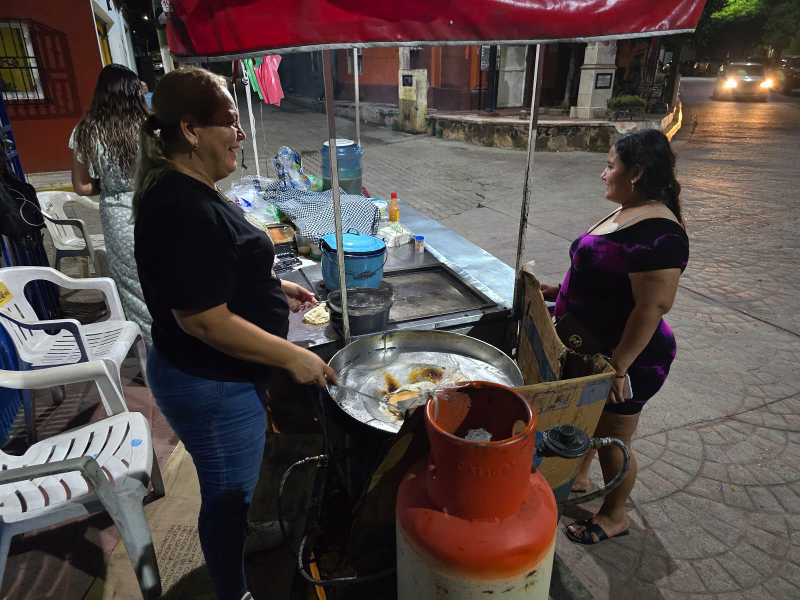 $!Vanesa da continuidad en Rosario al legado de su madre en la venta de cena