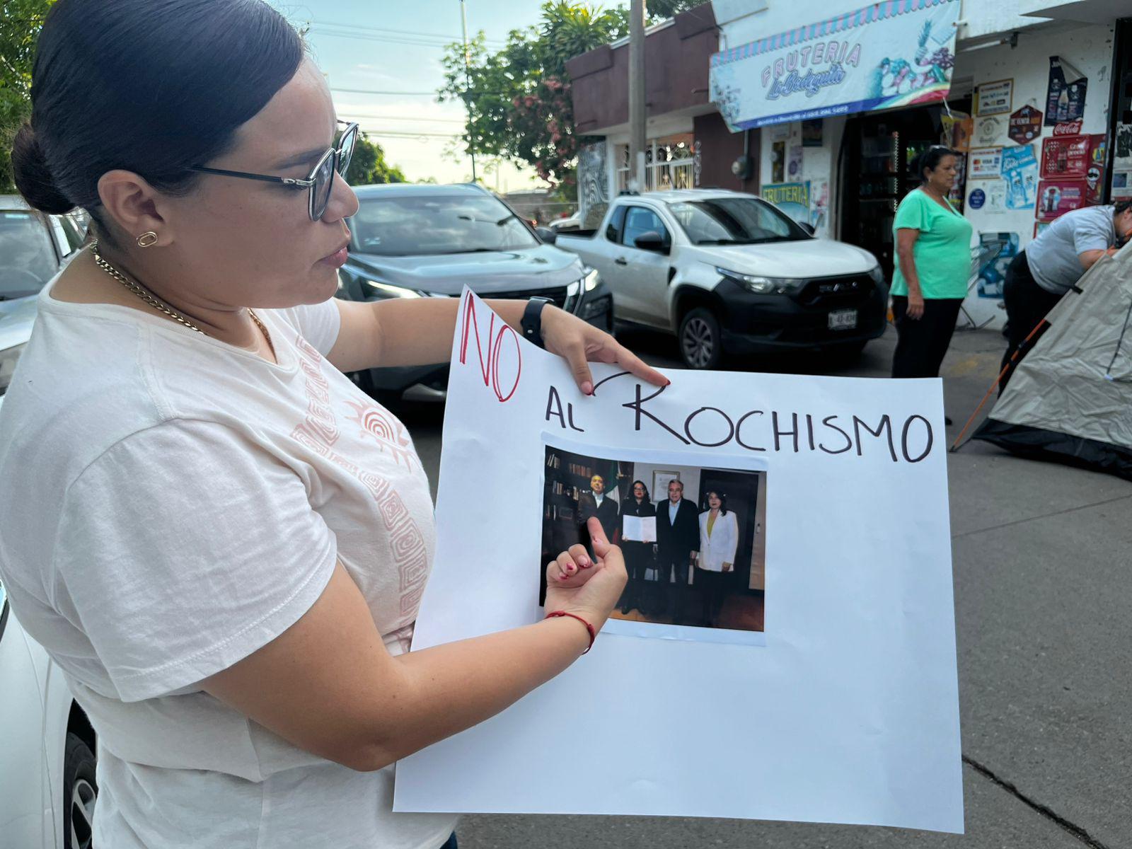 $!Toman integrantes de colectivos Comisión Estatal de Búsqueda en zona sur de Sinaloa