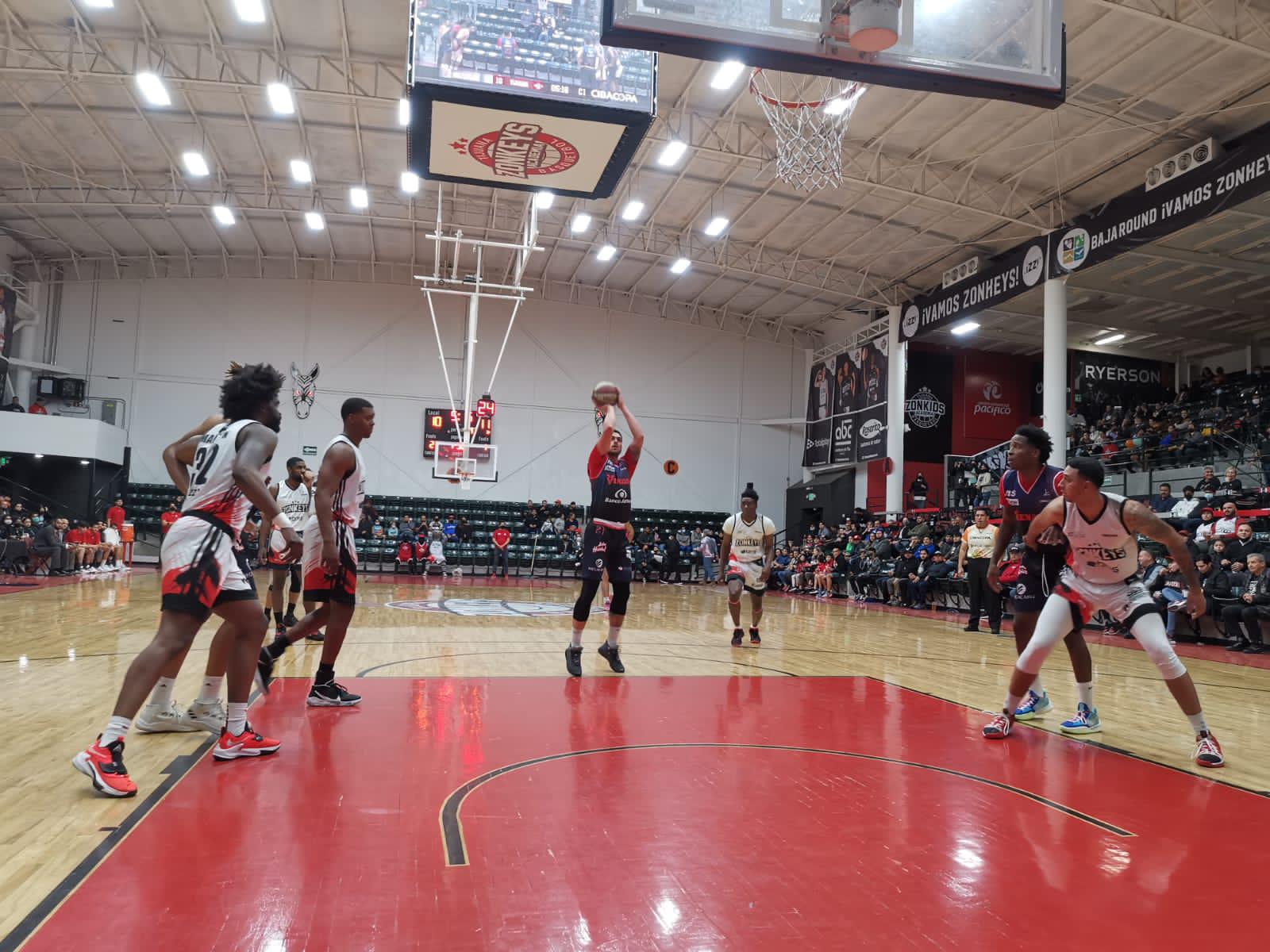 $!Venados Basketball sale del bache y vence a Zonkeys