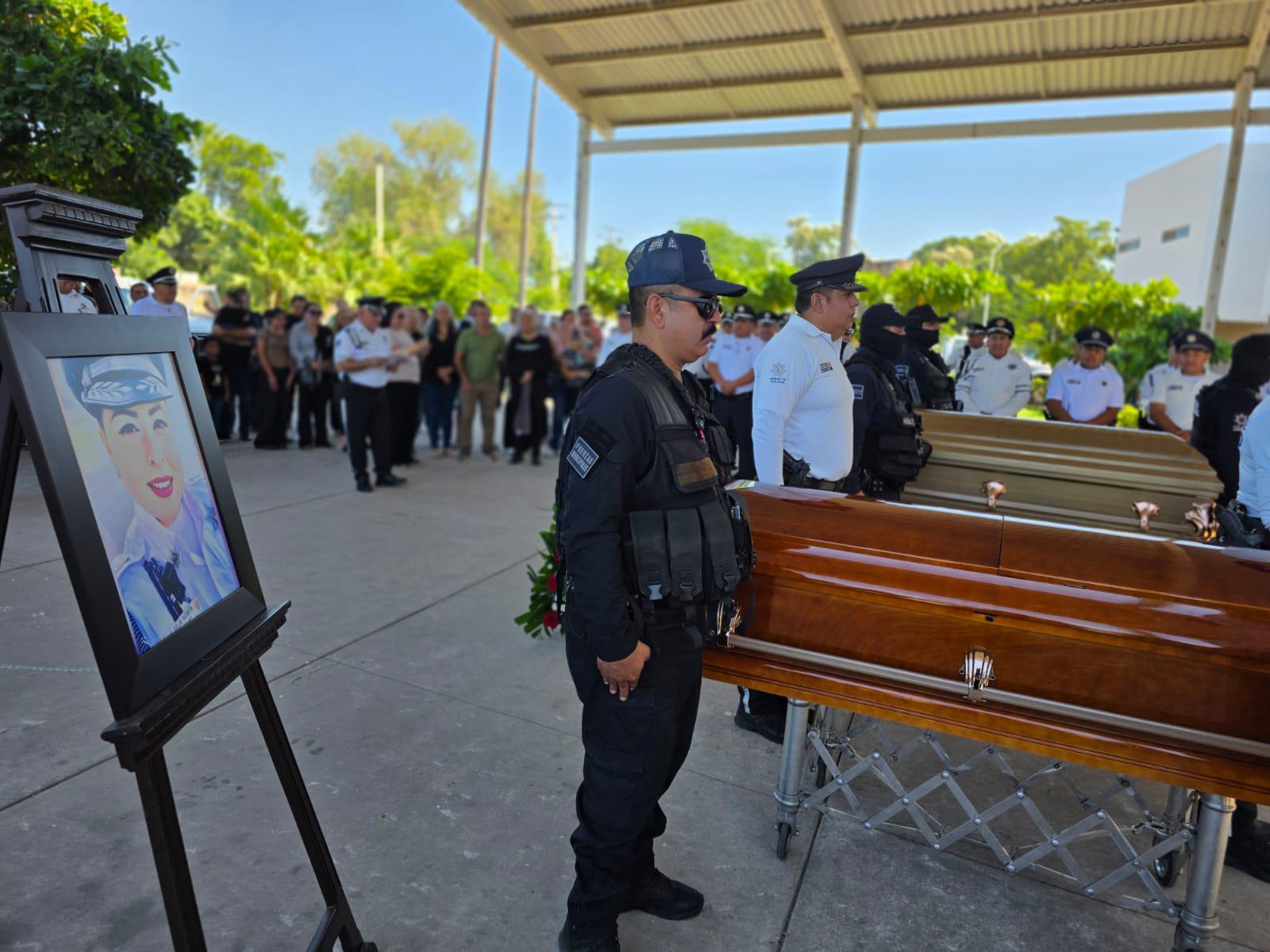 $!Homenajean a Iris y Luis, policías de tránsito asesinados en Culiacán