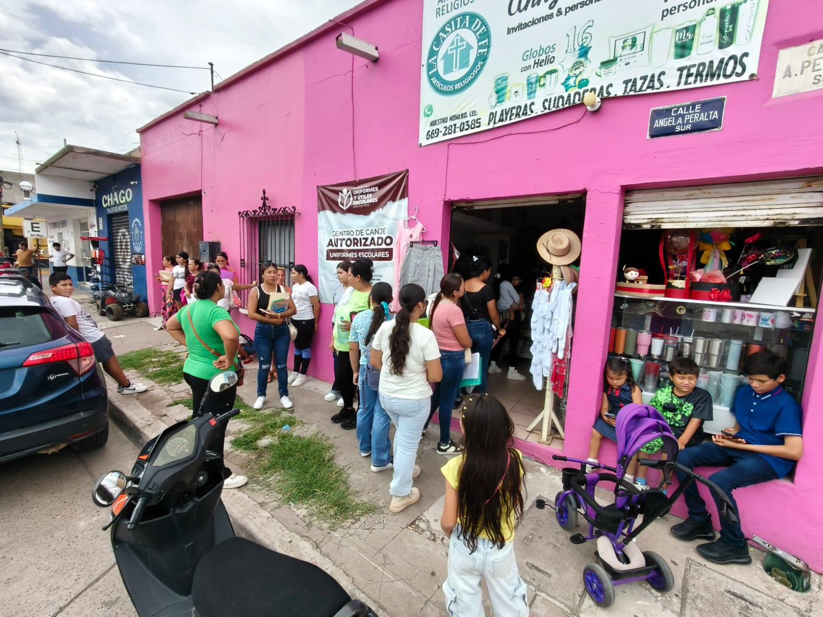 $!Centros de canje de uniformes y útiles reportan buen arranque en Rosario