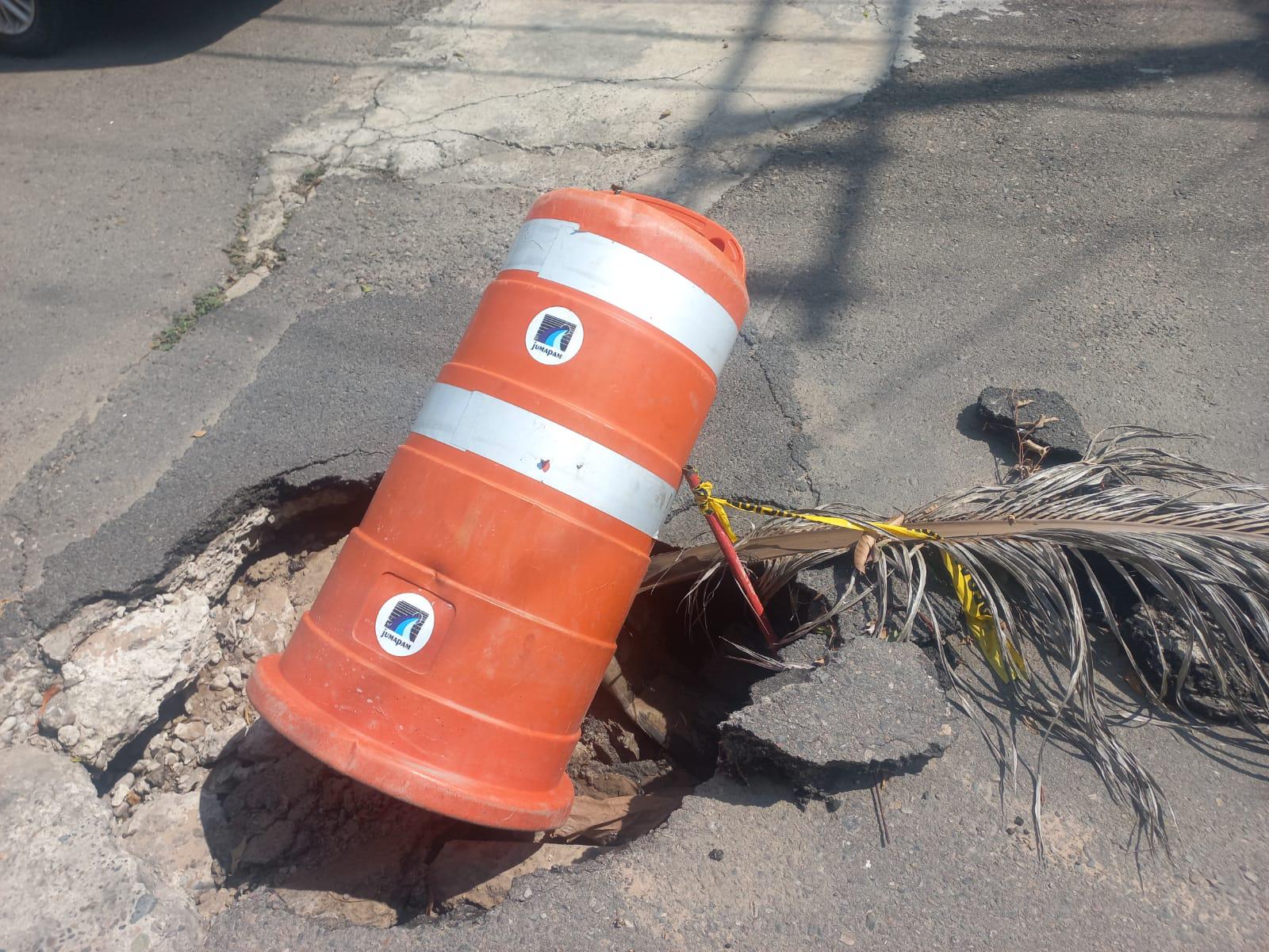 $!Cráteres de Jumapam y de torres condominales acaban calles de Gaviotas: Vecinos