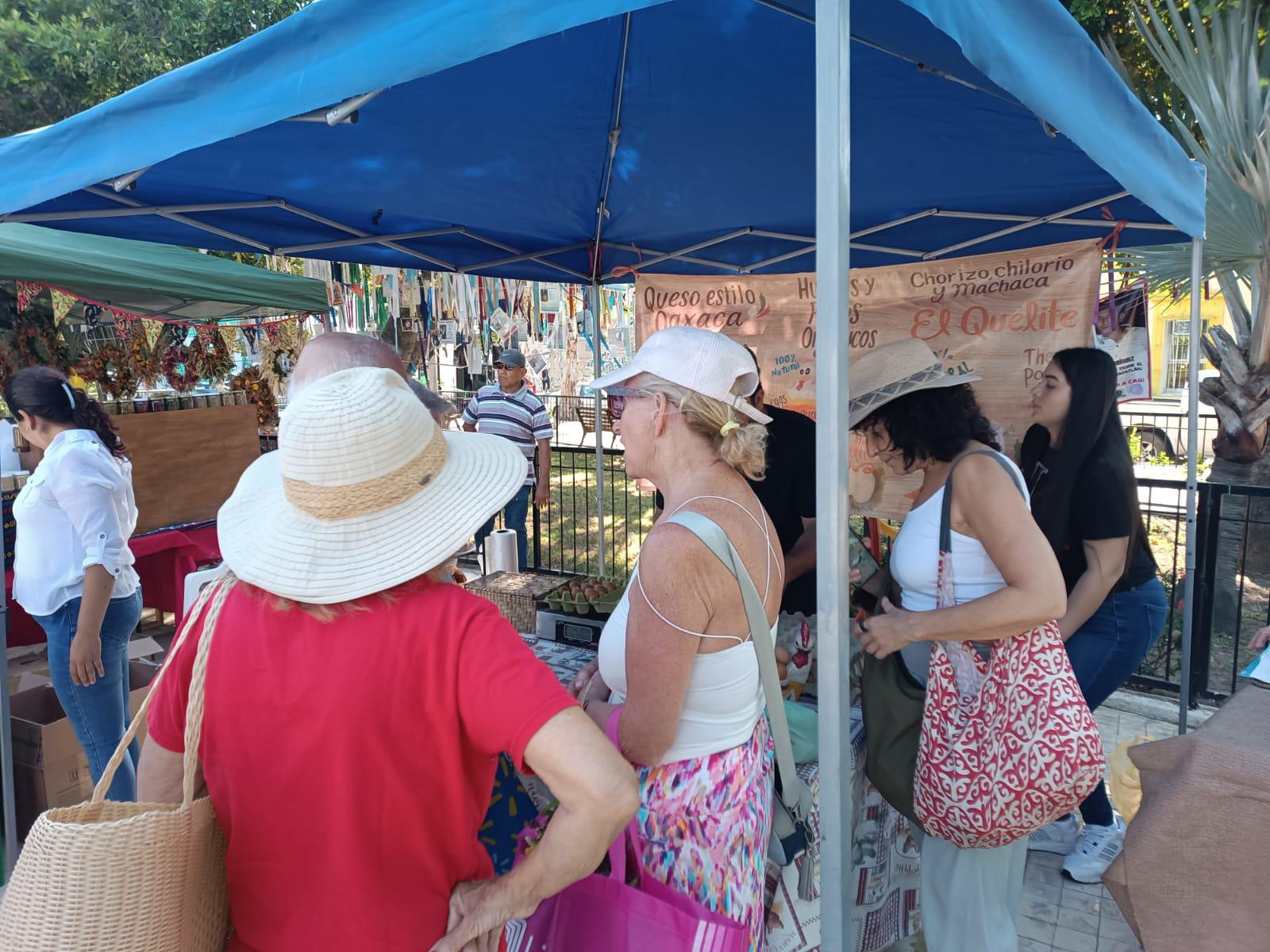 $!Con productos saludable y libres de químicos, dan apertura a una nueva temporada del Mercado Orgánico de Mazatlán