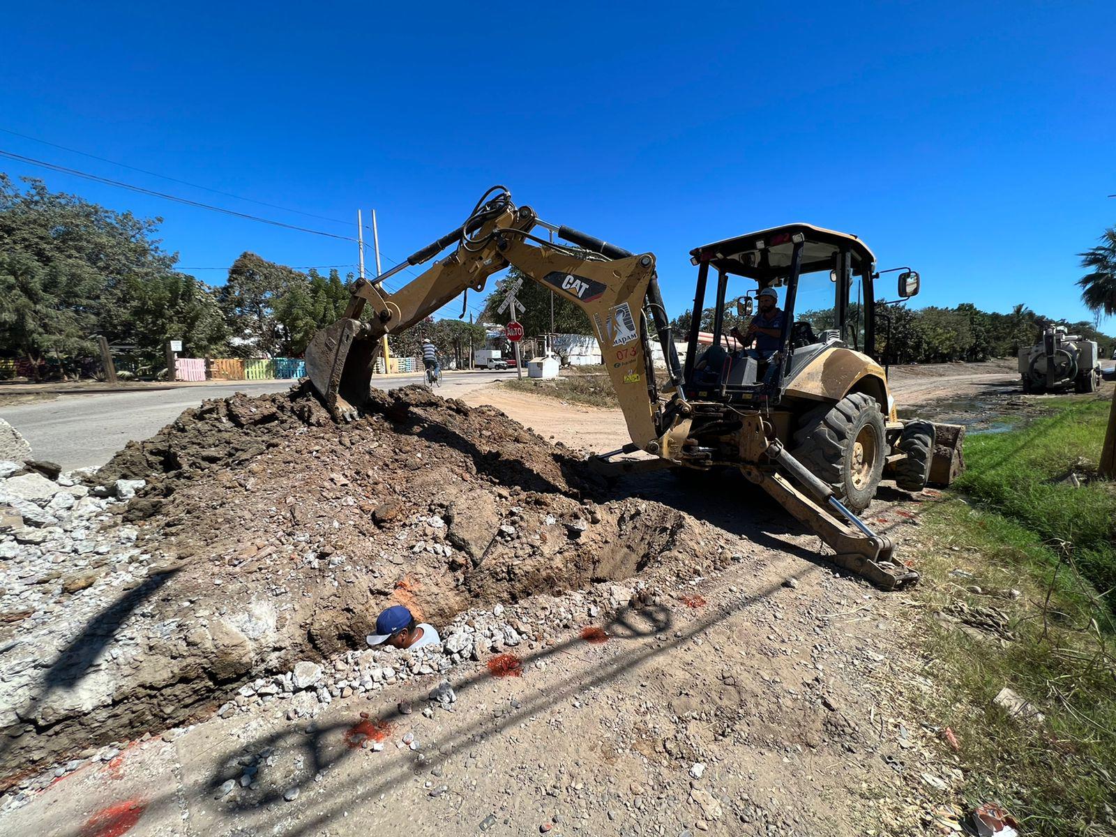 $!Para frenar derrames y contaminación en Colonia Quinta Chapalita, en Mazatlán, renuevan red de alcantarillado