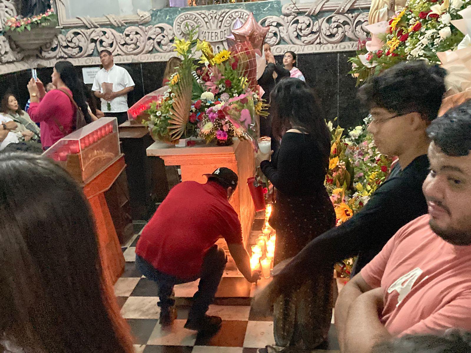 $!Cientos acuden a la Catedral de Mazatlán a cantar las Mañanitas a la Virgen de Guadalupe