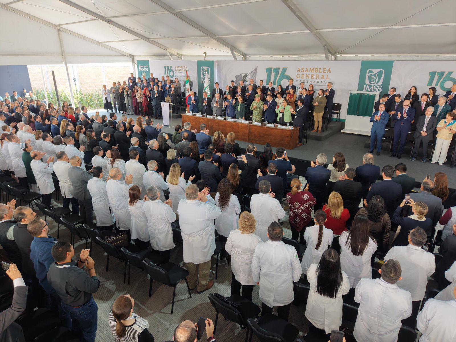 $!Rocha acompaña a Sheinbaum en la Asamblea General del IMSS y celebra reinauguración del Hospital ‘Carmen Serdán Alatriste’