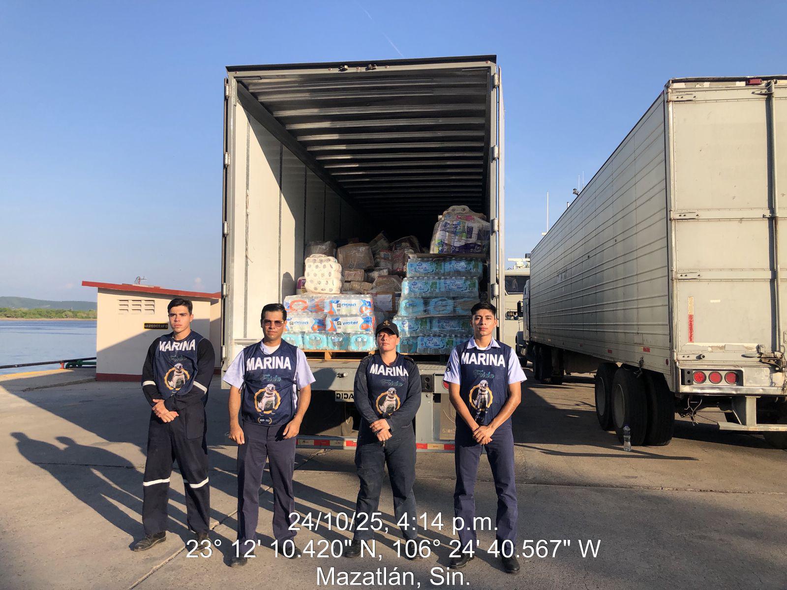 $!Envía Marina segundo camión con despensas a afectados por lluvias, gracias al apoyo de mazatlecos