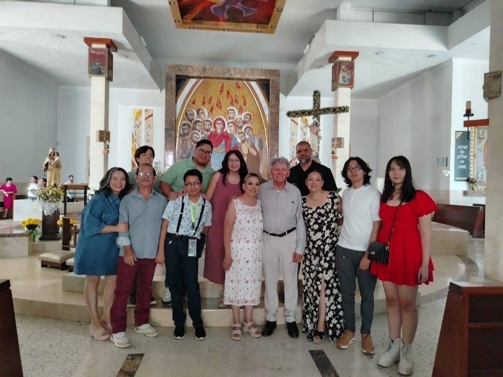 $!Erika Lora, Jesús Ortiz, Leonardo Landeros, Eduardo Landeros, Carlos Nápoles, Rebeca Lora, Guadalupe Arce, Rey Lora, Carlos Landeros, Karina Lora, Luciano Najar y Leah Nájar.