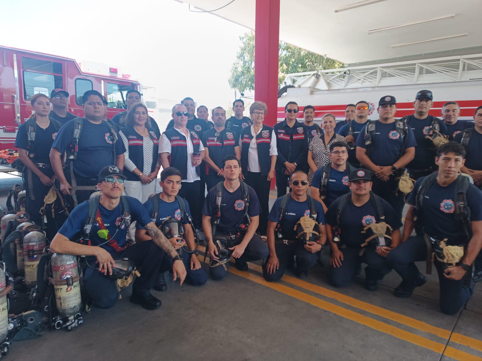 $!Recibe Bomberos Mazatlán nuevo donativo de equipo para mejor el nivel de seguridad durante sus labores