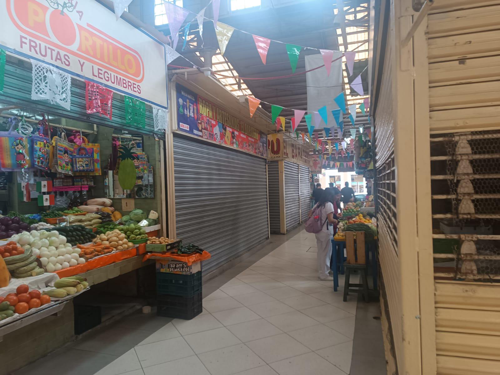 $!Tras repunte en el verano, llegó la temporada baja para los comerciantes del mercado Pino Suárez, en Mazatlán