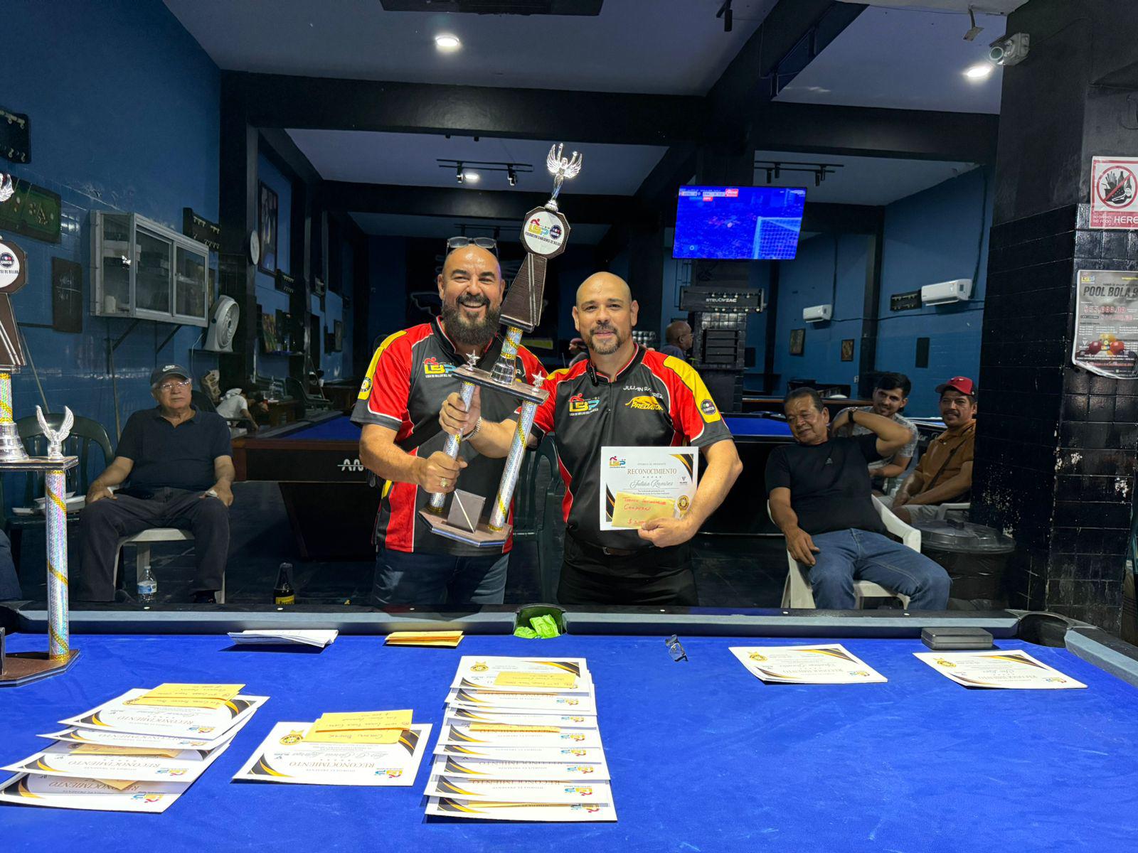 $!Pérez y Ramírez dominan Torneo de Pool Bola 9