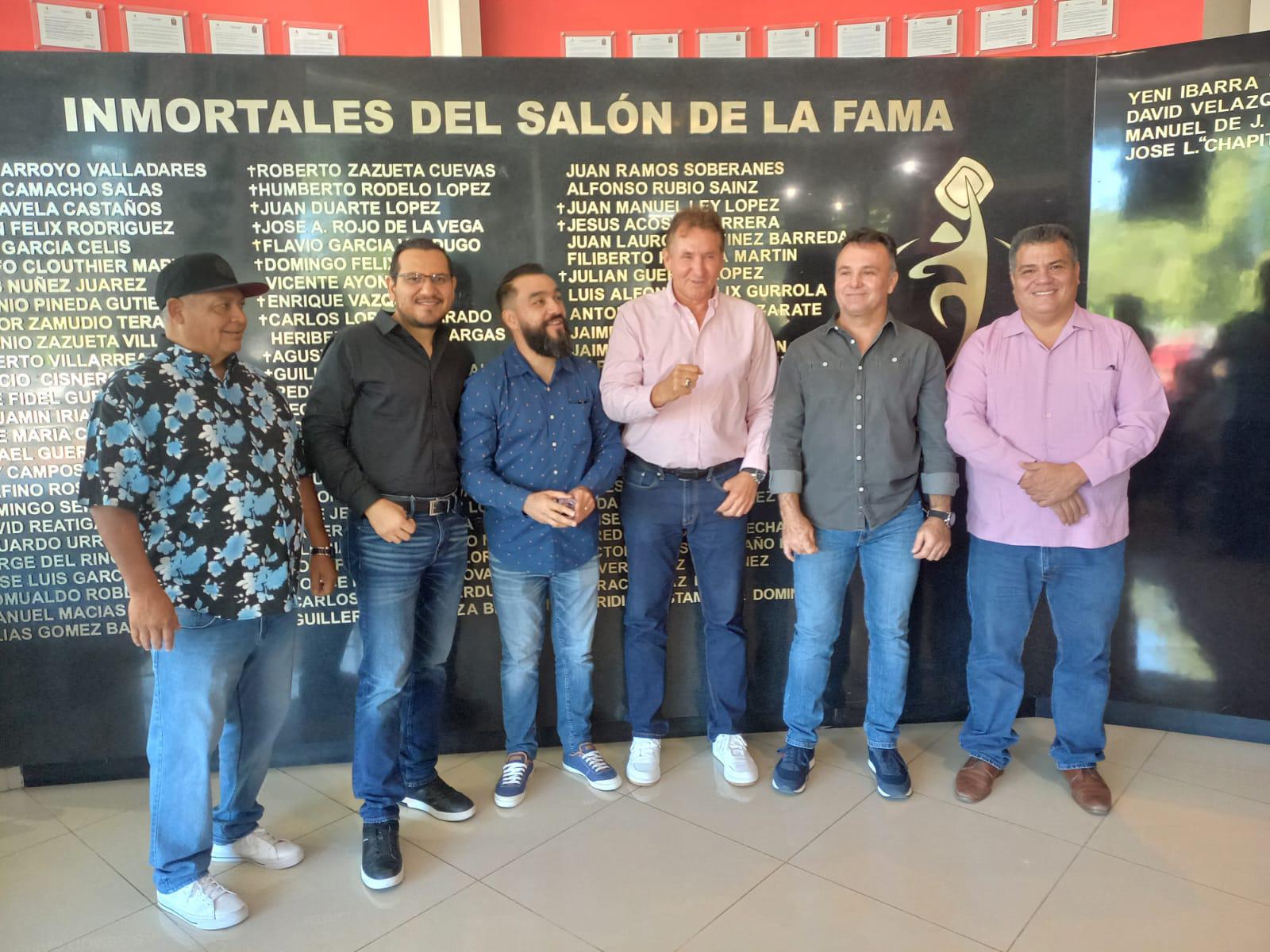 $!Entregan anillos a inmortales del Salón de la Fama de Culiacán