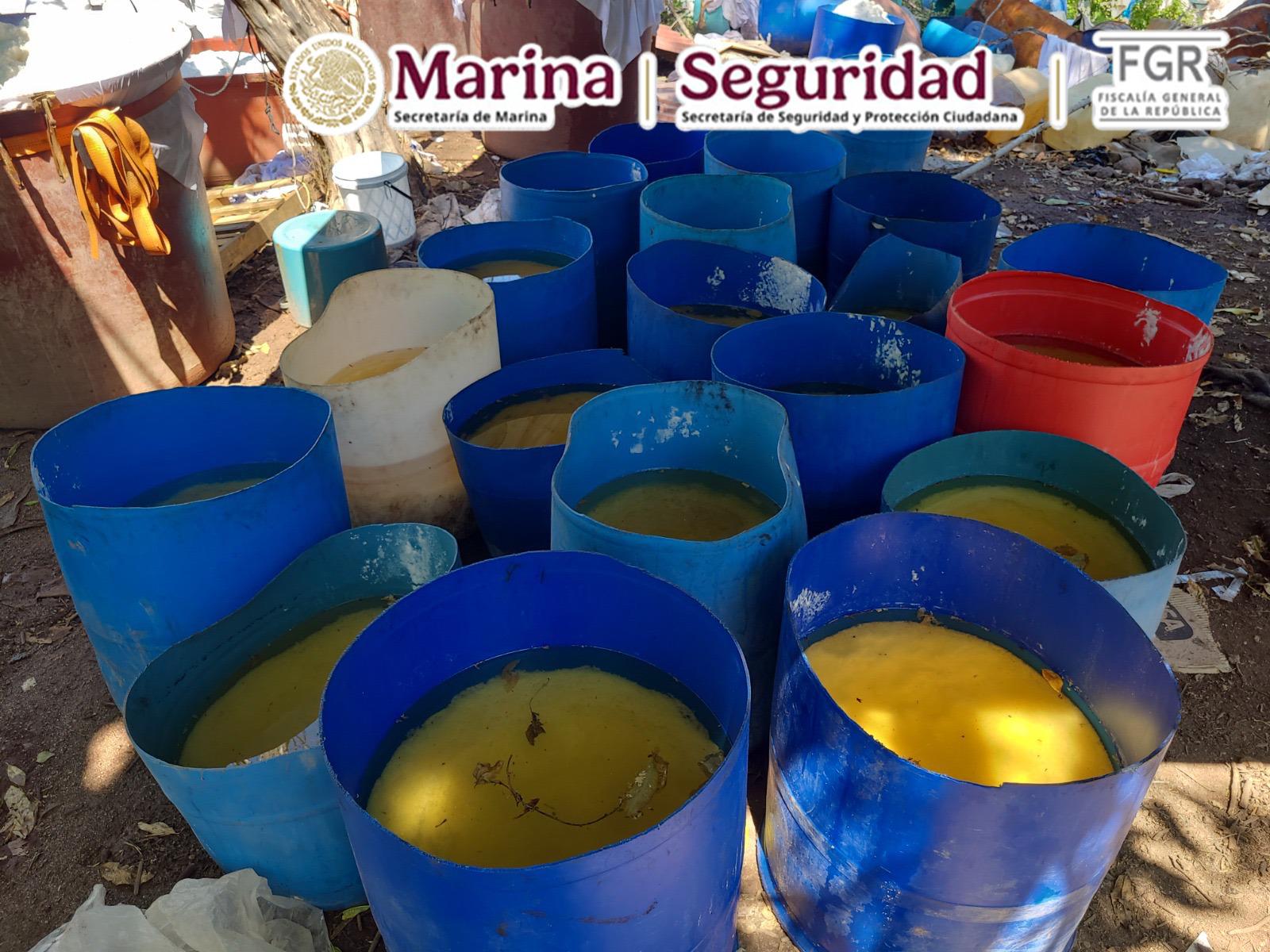$!Inhabilitan tres laboratorios clandestinos y aseguran 16 toneladas de metanfetamina en Sinaloa