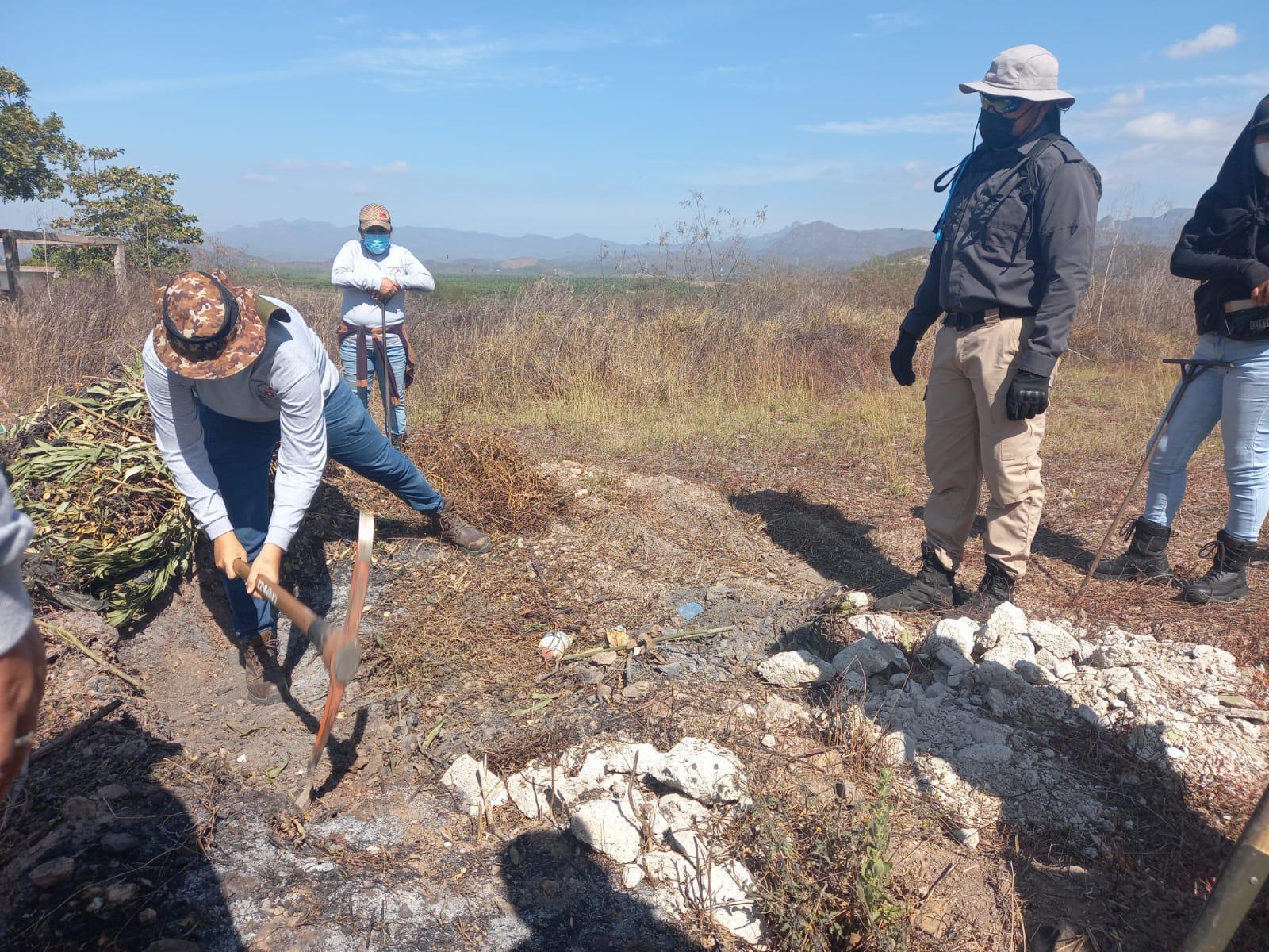$!Rastreadoras buscan sin éxito a desaparecidos, en Escuinapa; persistirán en el municipio dos días más