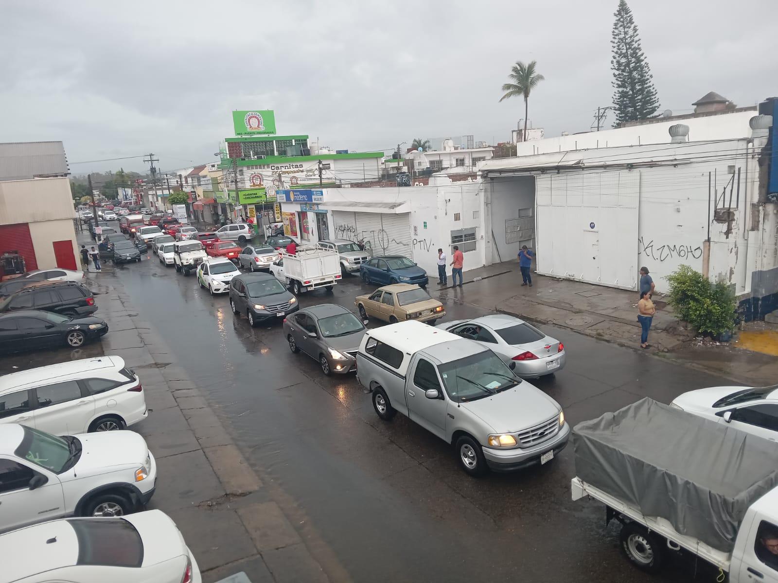 $!Dejan lluvias en Mazatlán una persona ahogada, inundaciones, apagones y colapso vial