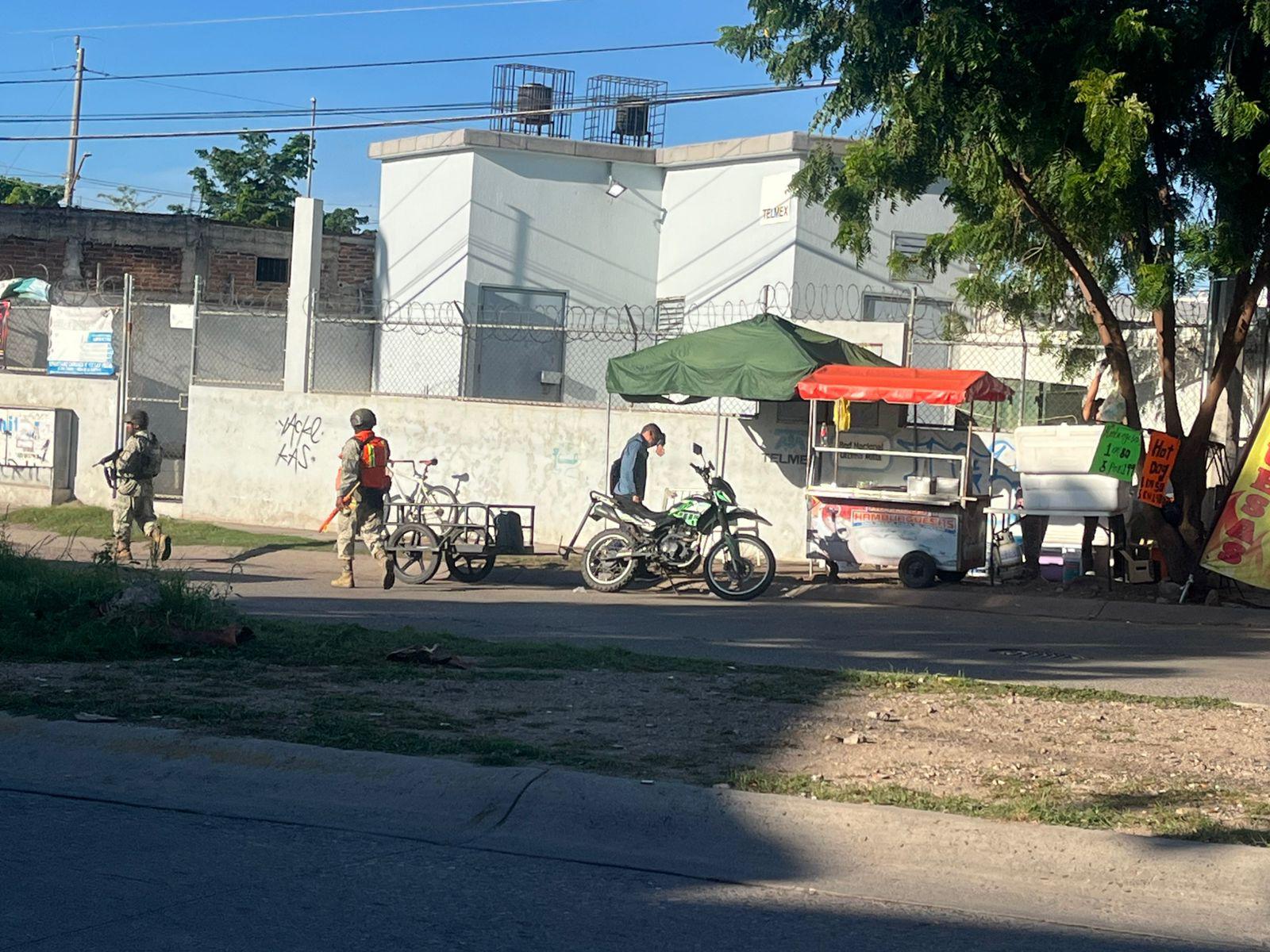 $!Balean a empleado de carreta de hot dogs en Culiacán