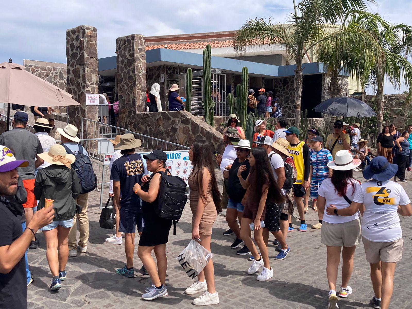 $!Cierre del mirador de cristal en el Faro Mazatlán decepciona a visitantes