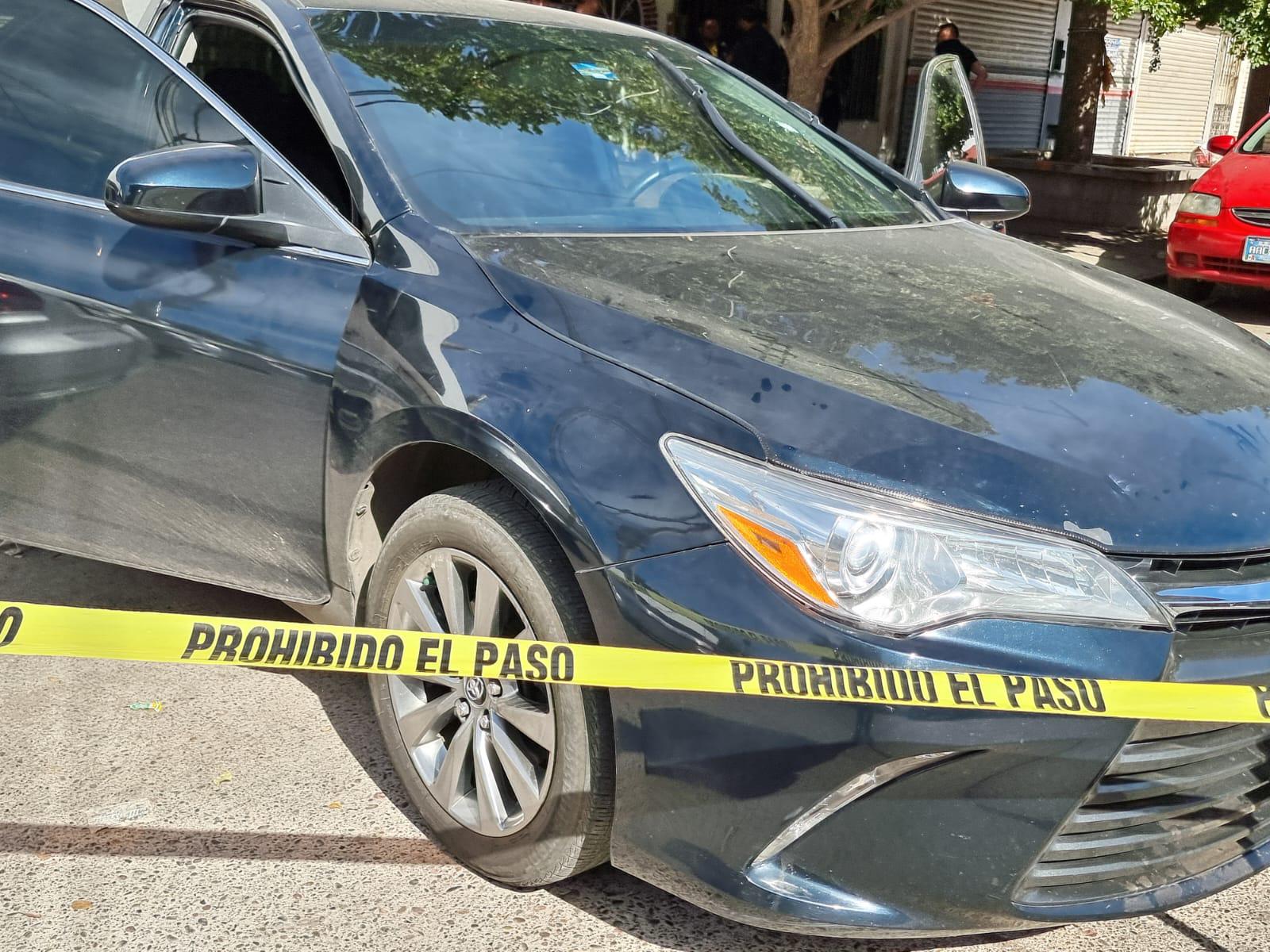 $!Hombre en moto despoja de $30 mil a dos personas en Culiacán