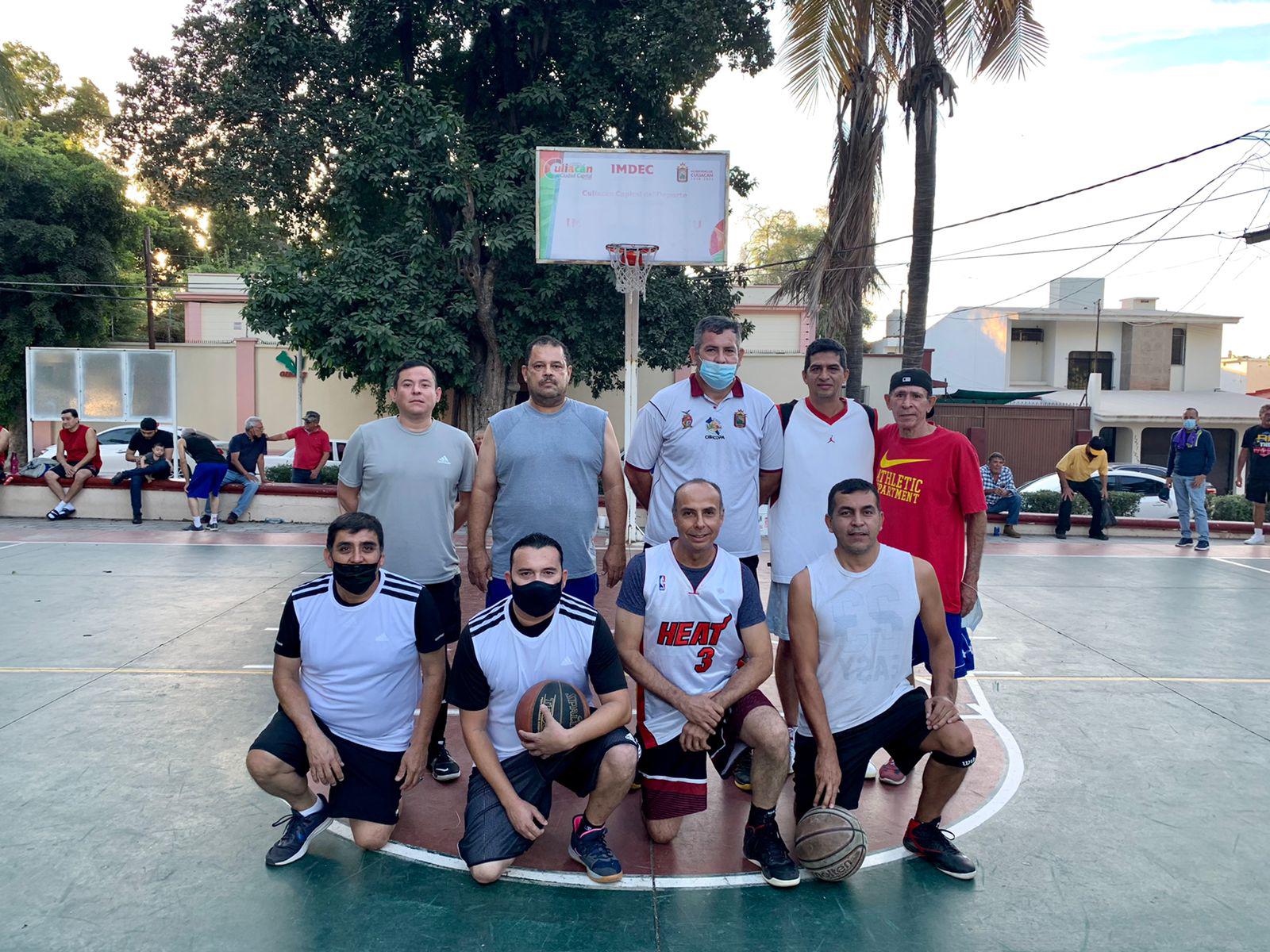 $!Lakers y Peludos Team disputarán la final del Torneo de Basquetbol Navideño