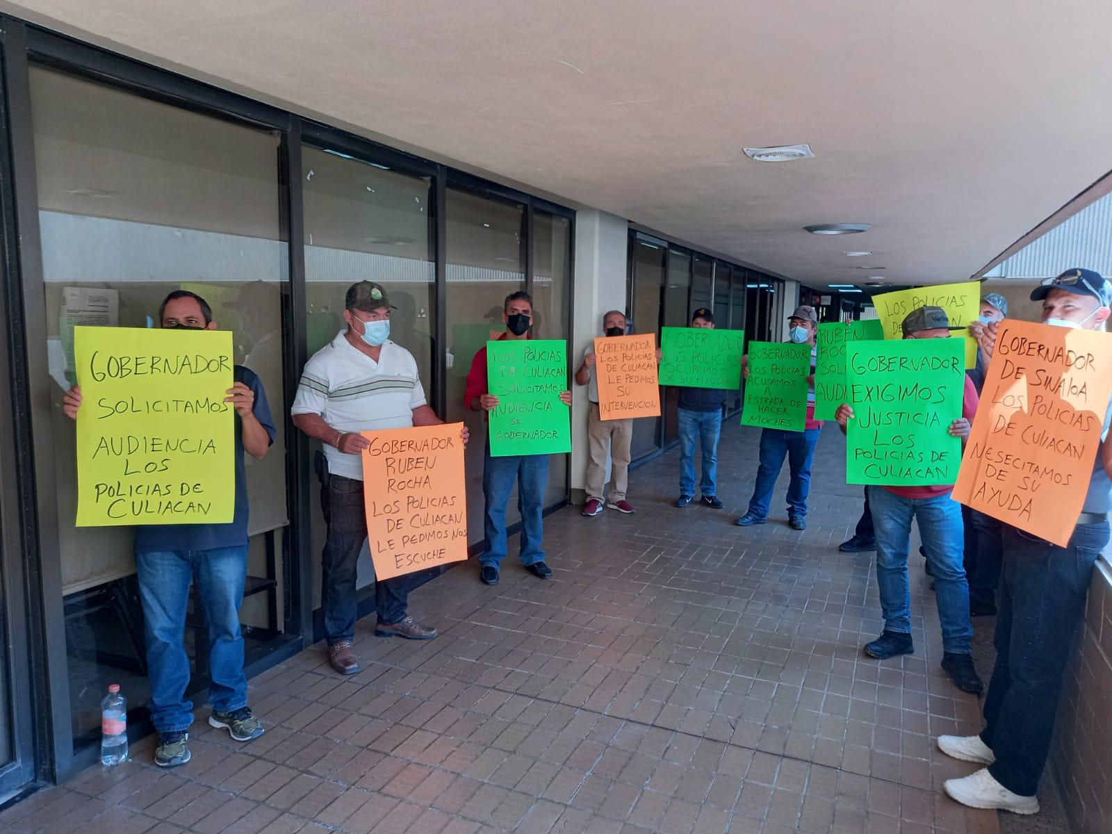 $!En Culiacán, policías jubilados piden ayuda del Gobernador para sus pagos; denuncian que les piden ‘moches’ en el Ayuntamiento