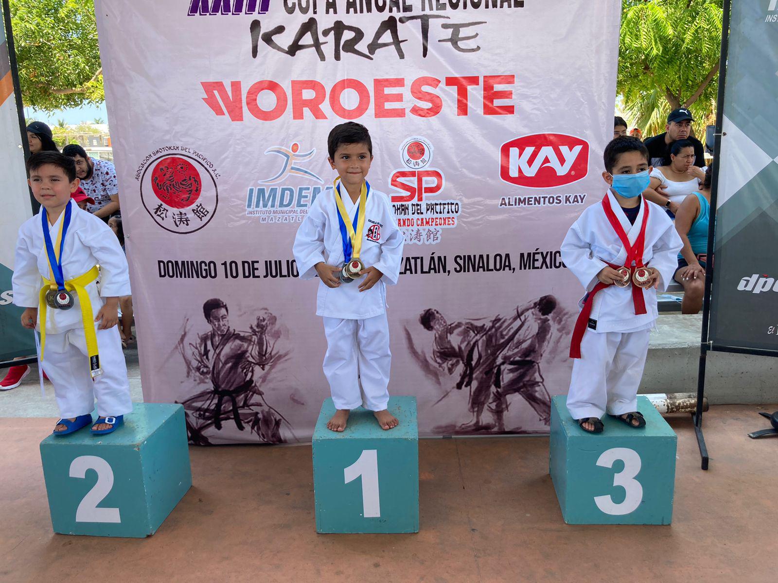$!Verónica López domina en formas y combate en la Copa Anual Regional de Karate Noroeste