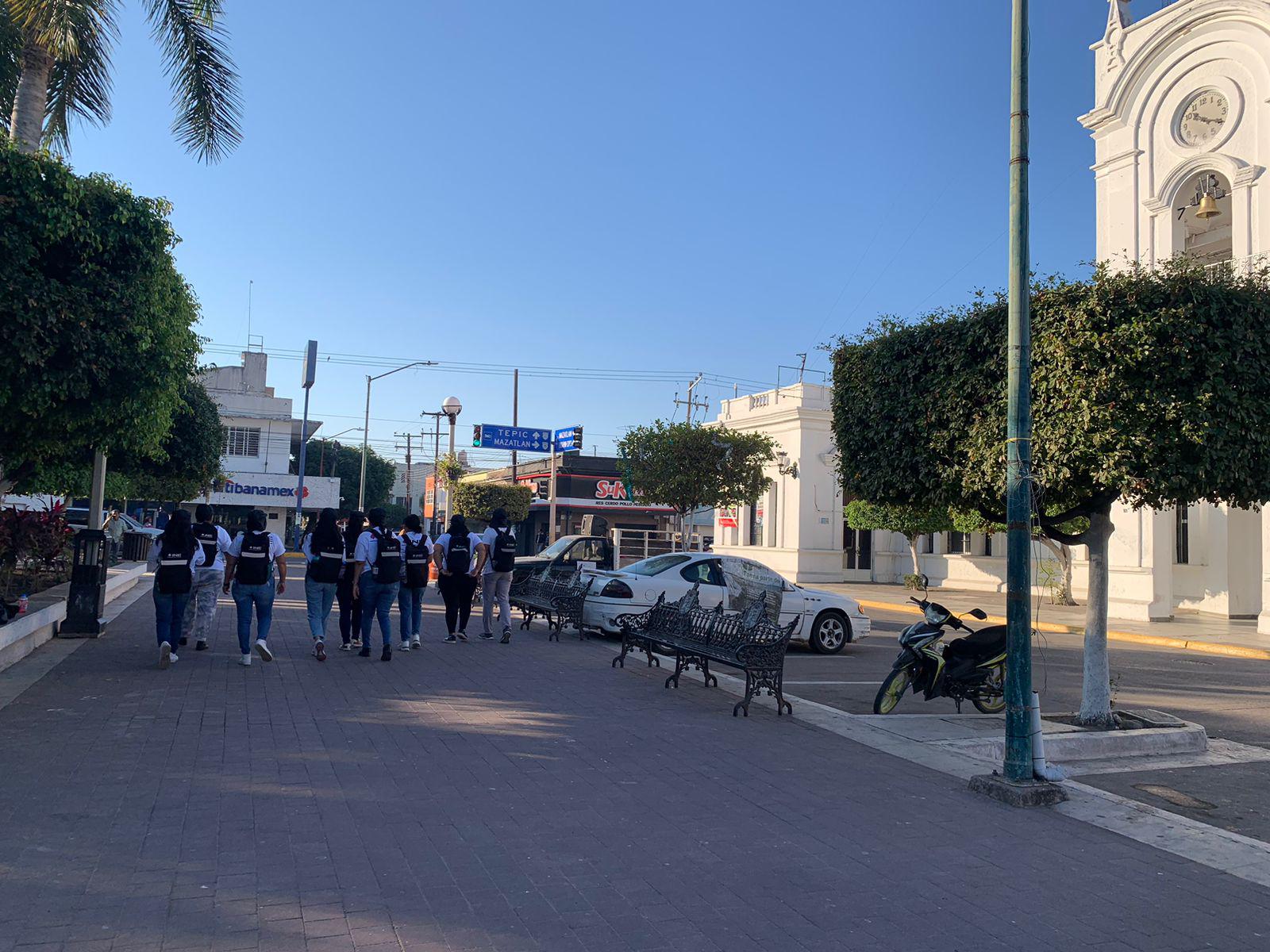 $!Notifican capacitadores electorales a seleccionados para funcionarios de casilla en elección judicial, en Escuinapa