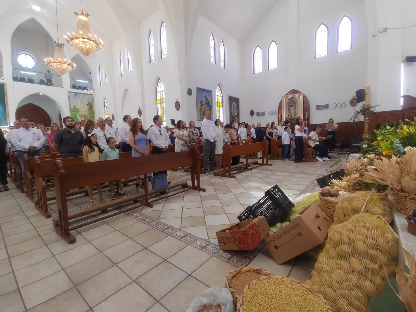 $!Entre fe, tradición y esperanza: Agricultores celebran su día rindiendo honor a San Isidro Labrador