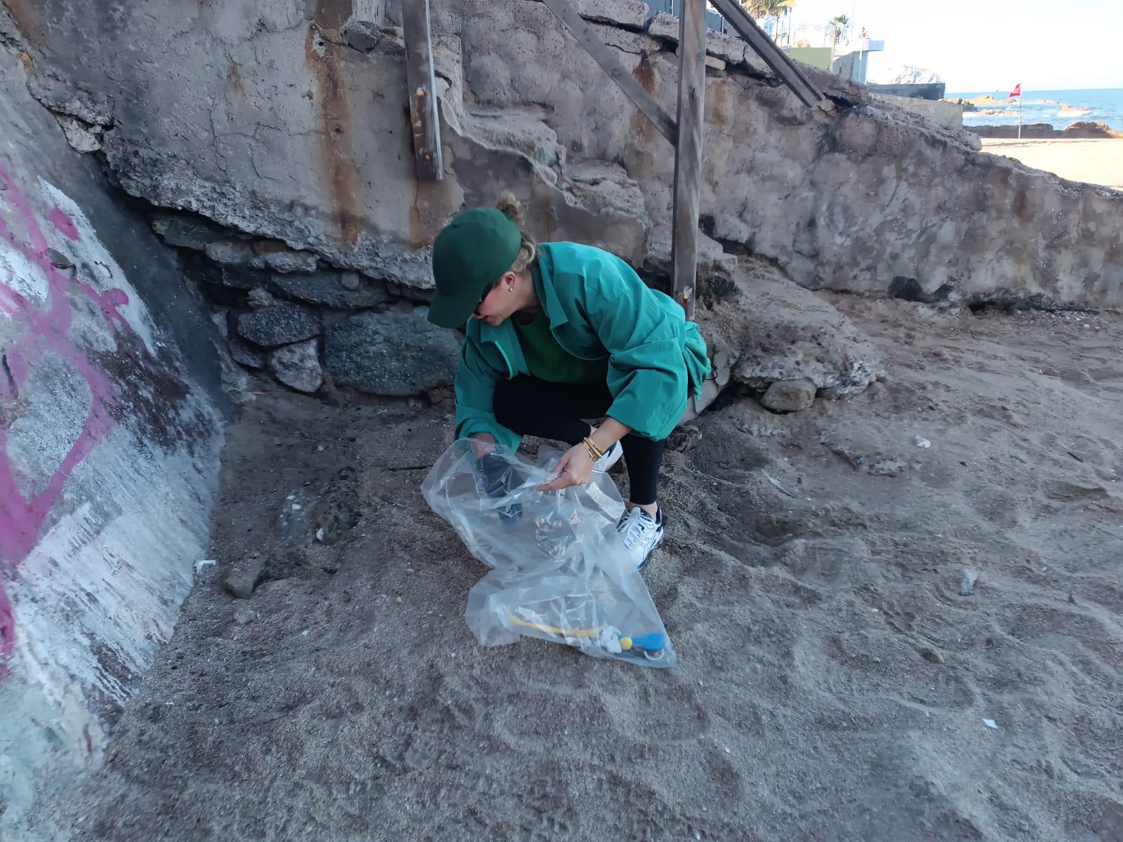 $!Partido Verde despide el Carnaval con limpieza de playas en Olas Altas