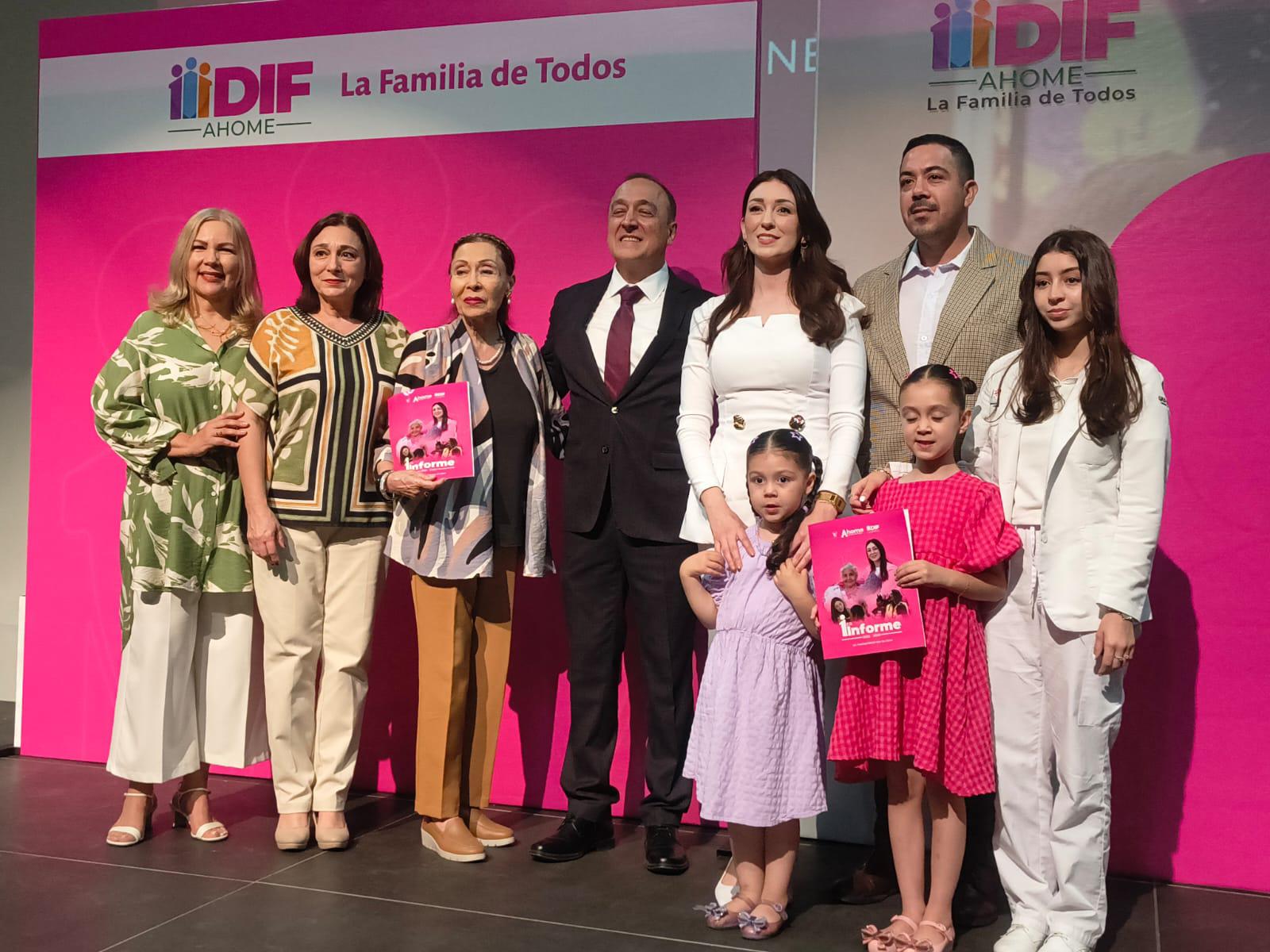 $!Marissa Menéndez presenta su primer informe de actividades de DIF Ahome