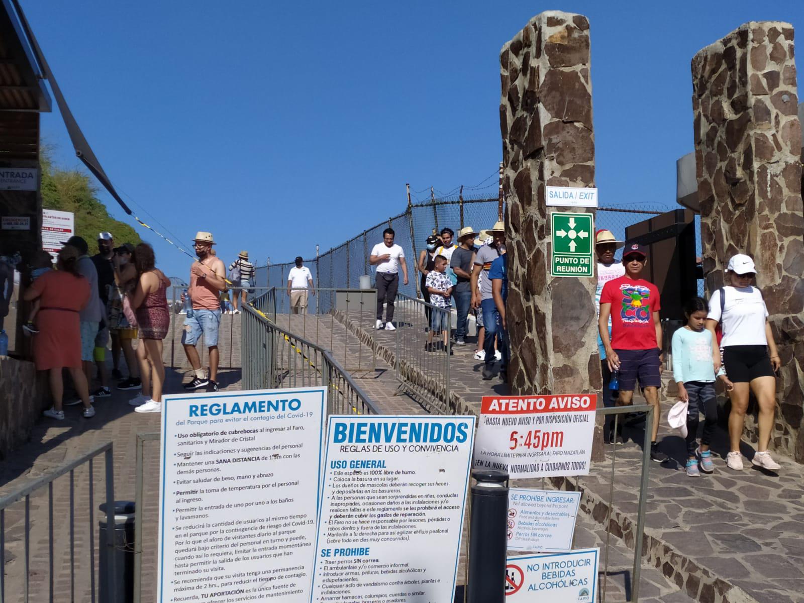 $!Mazatlán atrae a los turistas no solo por sus playas o malecón, sino también por atractivos naturales como el faro