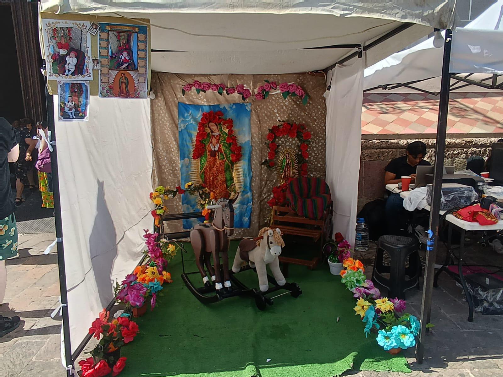 $!Celebran fieles a la Guadalupana en Catedral de Mazatlán