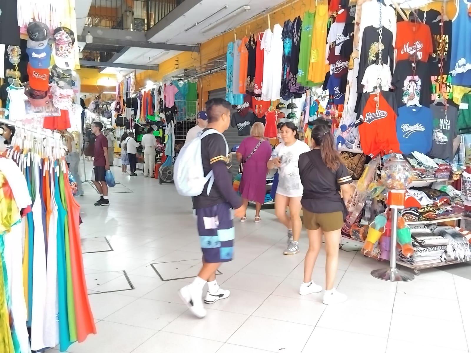 $!Se reactiva economía de Mazatlán por Día de las Madres