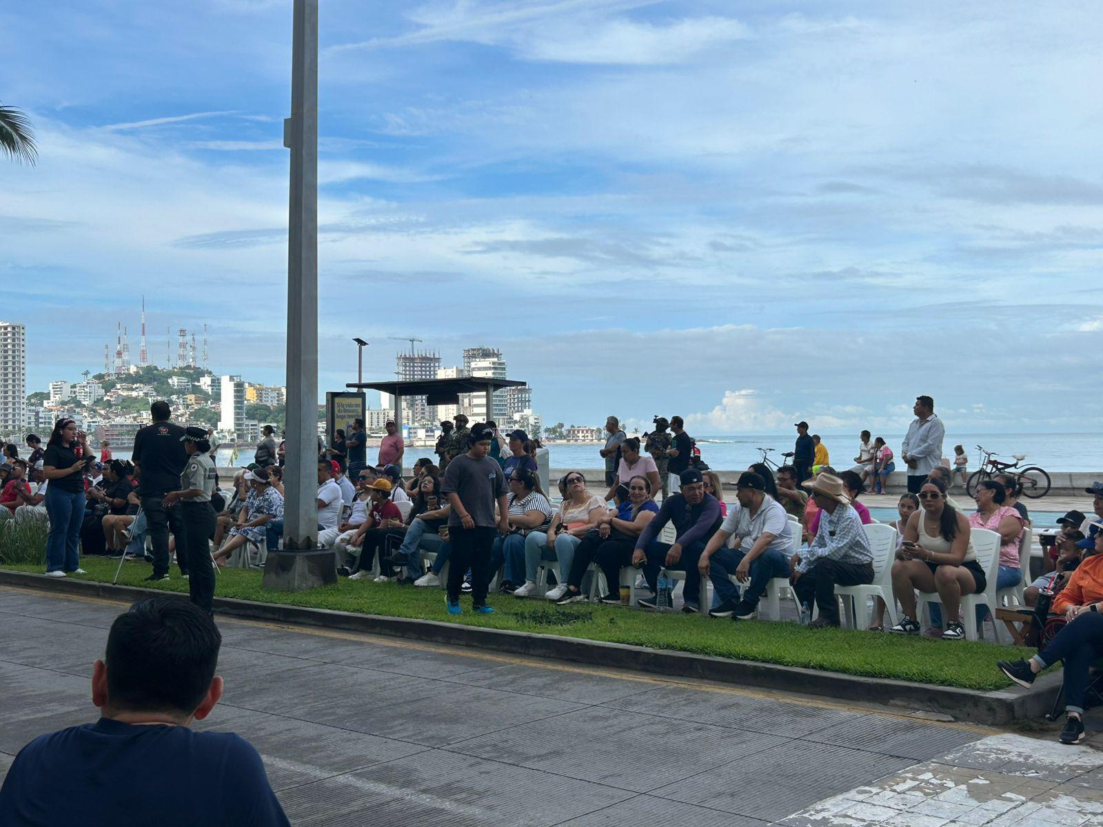 $!Con presencia militar y policial se prepara desfile cívico por la Independencia de México en Mazatlán