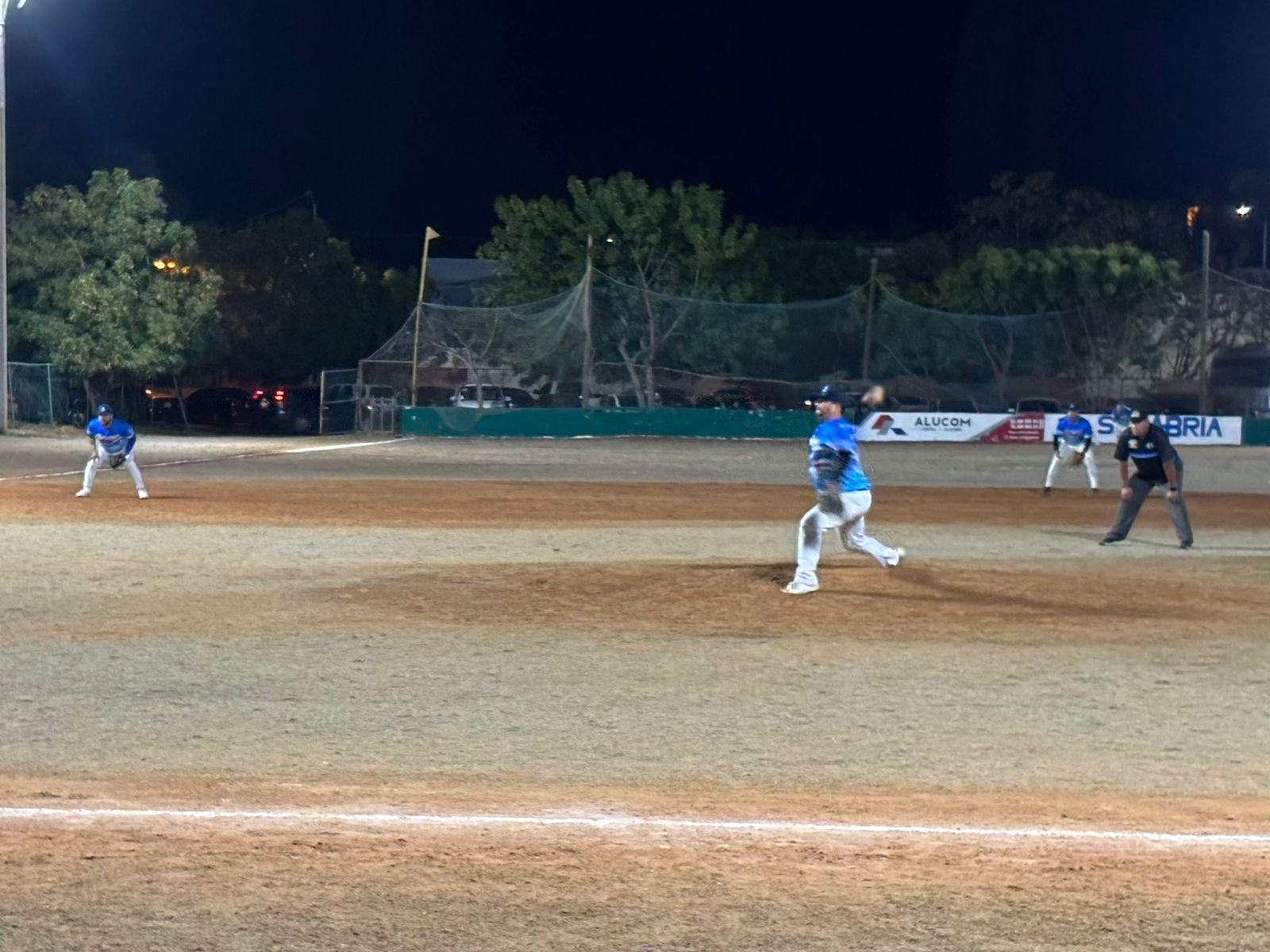 $!UAS suma su primer triunfo, luego de doblegar a Vikingos del Rancho Roll en la Nocturna Clase Abierta