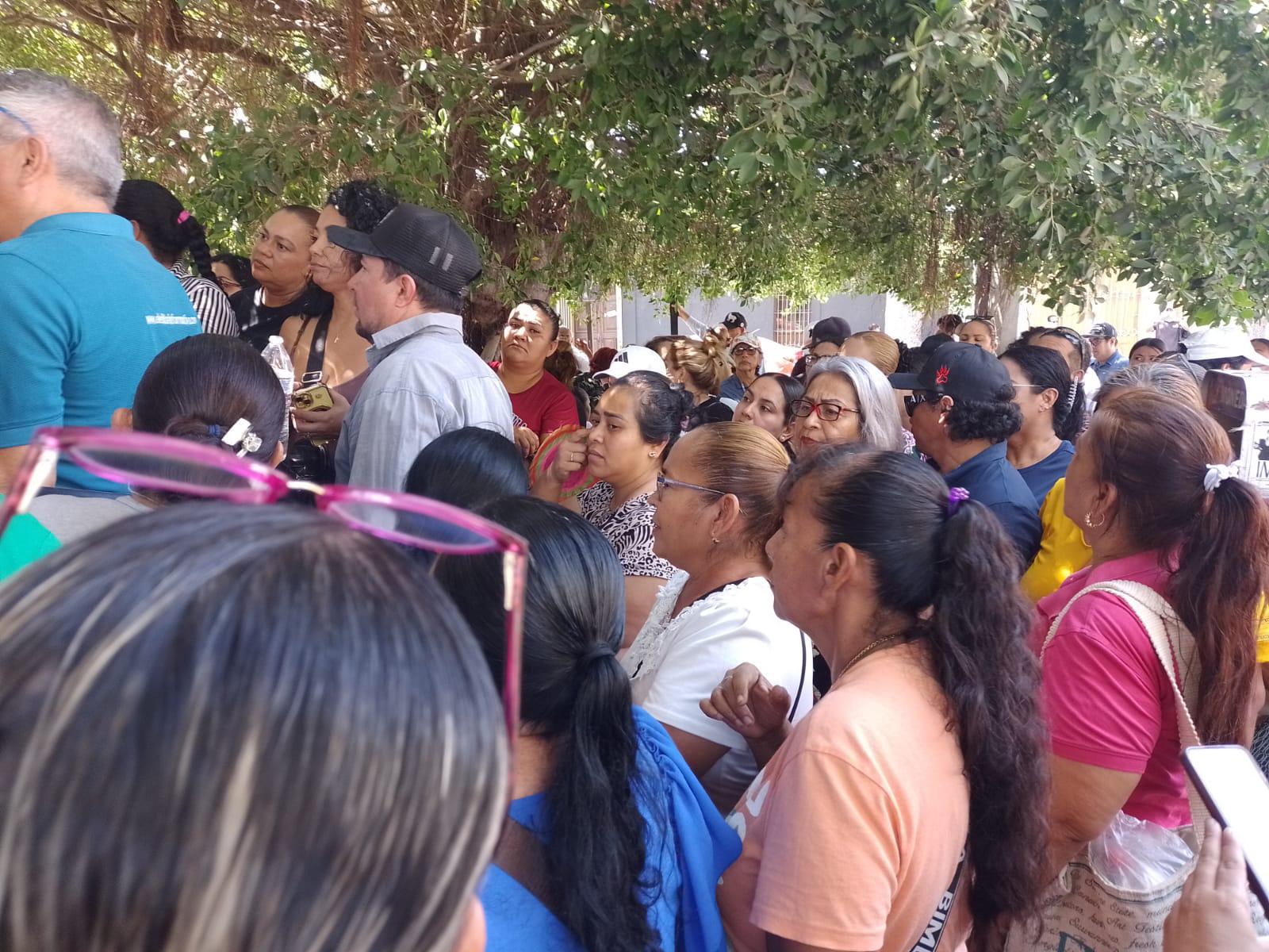 $!Usuarios de la CFE en Mazatlán rompen tregua al no llegar a acuerdos con autoridades